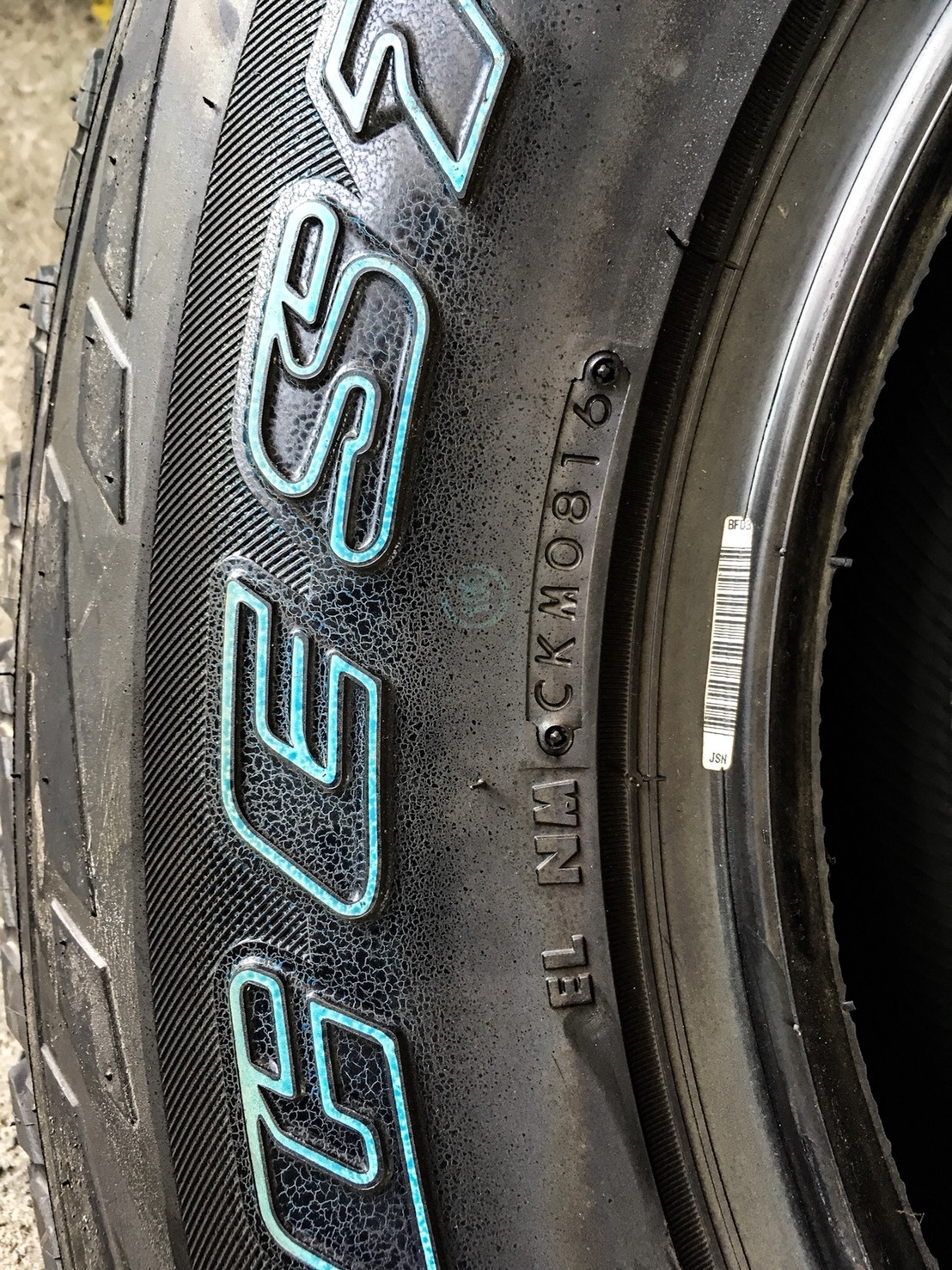 BRIDGESTONE DUELER AT 697 275/70-16 เส้่น 5500 ปกติ 8500