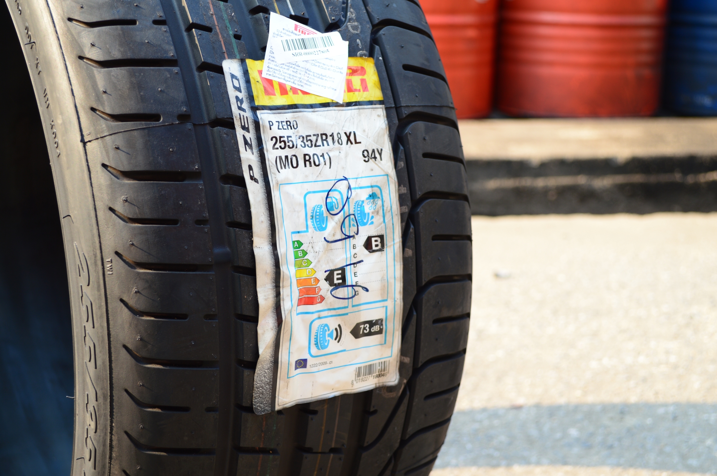 PIRELLI PZERO 255-35-18 เส้น 5800ปกติ 12000