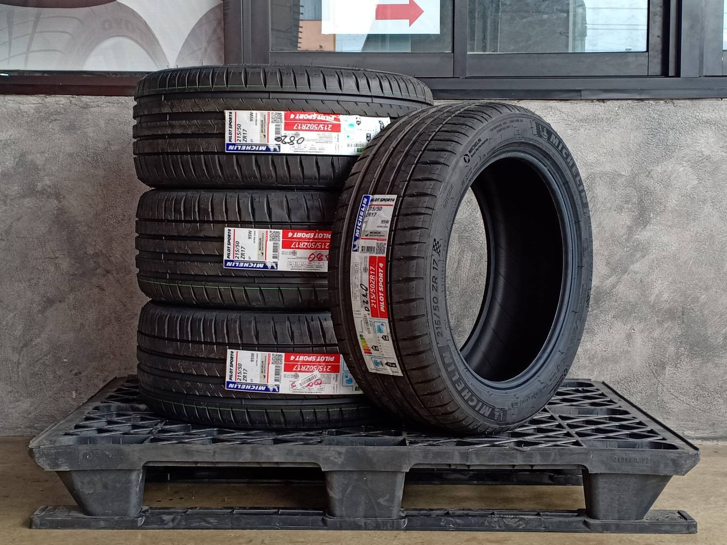 MICHELIN 215/50ZR17 PILOT SPORT 4ST 95W MADE IN THAILAND