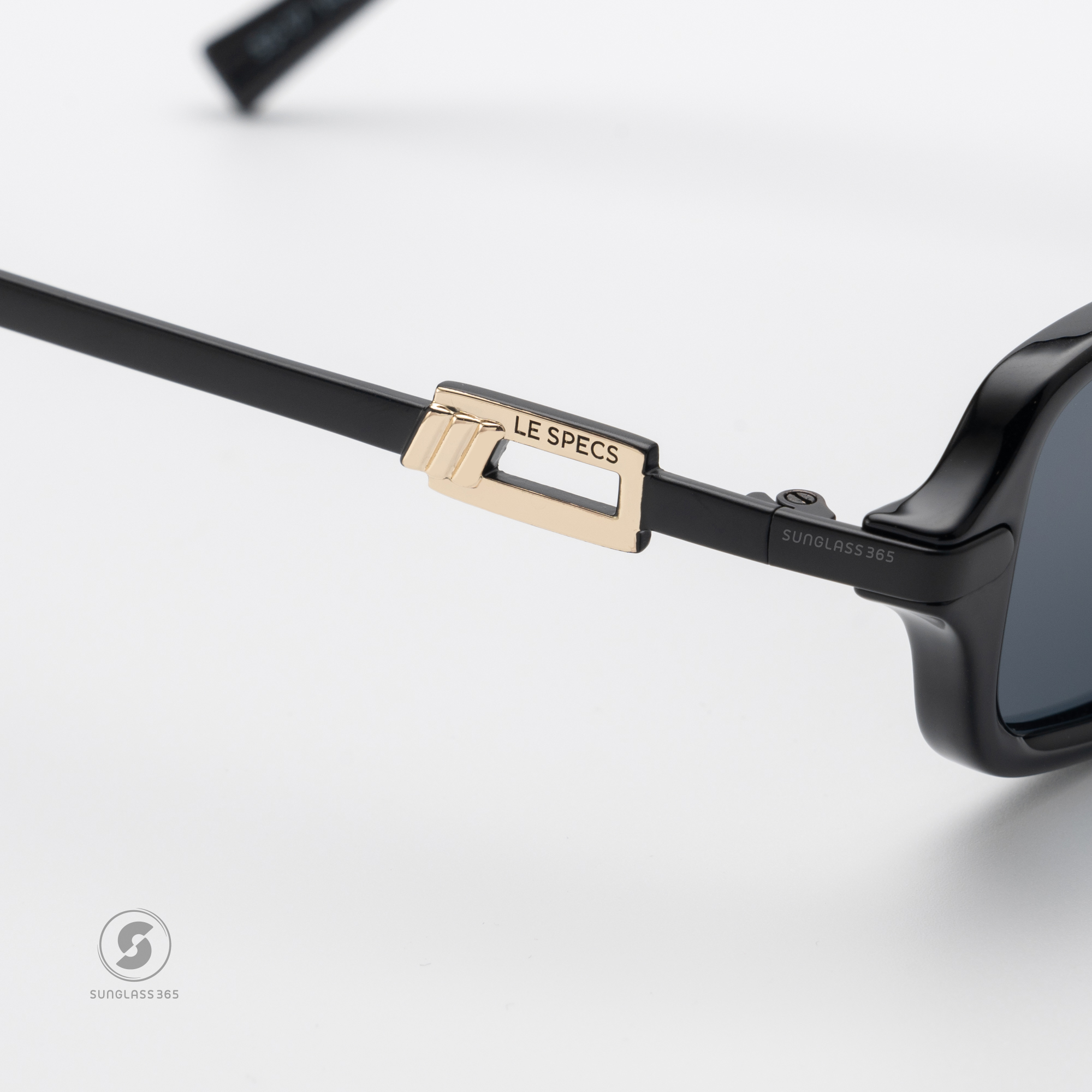 แว่นกันแดด Le Specs LSP2452382 BAMBOOZLER Black