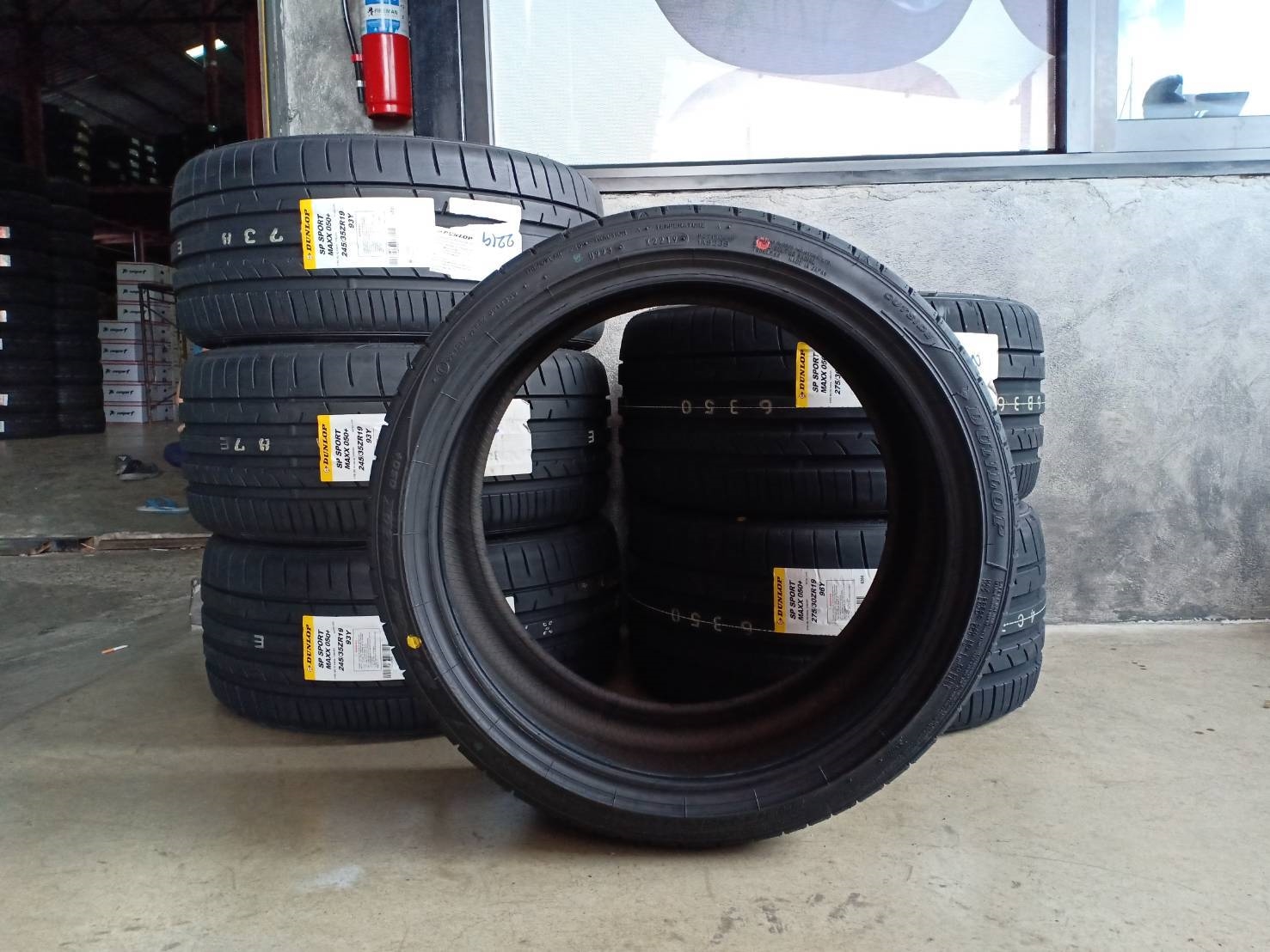 DUNLOP SPORTMAXX050+ 245/35-19 ปี19 ราคาถูก