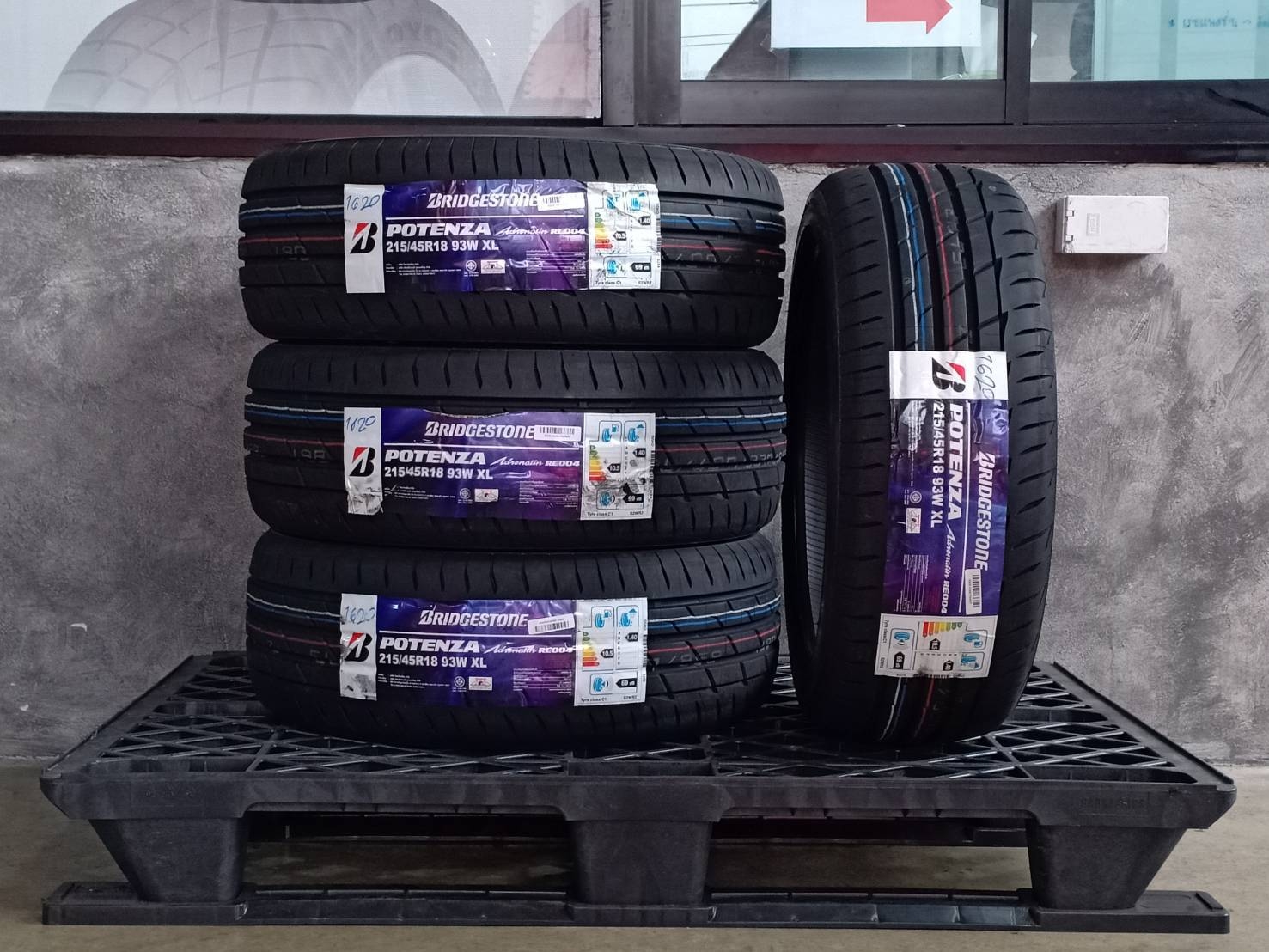 BRIDGESTONE 215/45R18 POTENZA RE004 93W XL MADE IN THAILAND