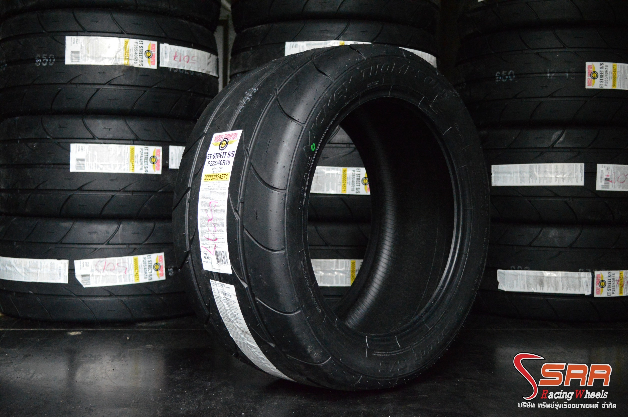 MICKEY THOMPSON ET STREET S/S 285/40-18 ยางสนามตัวใหม่