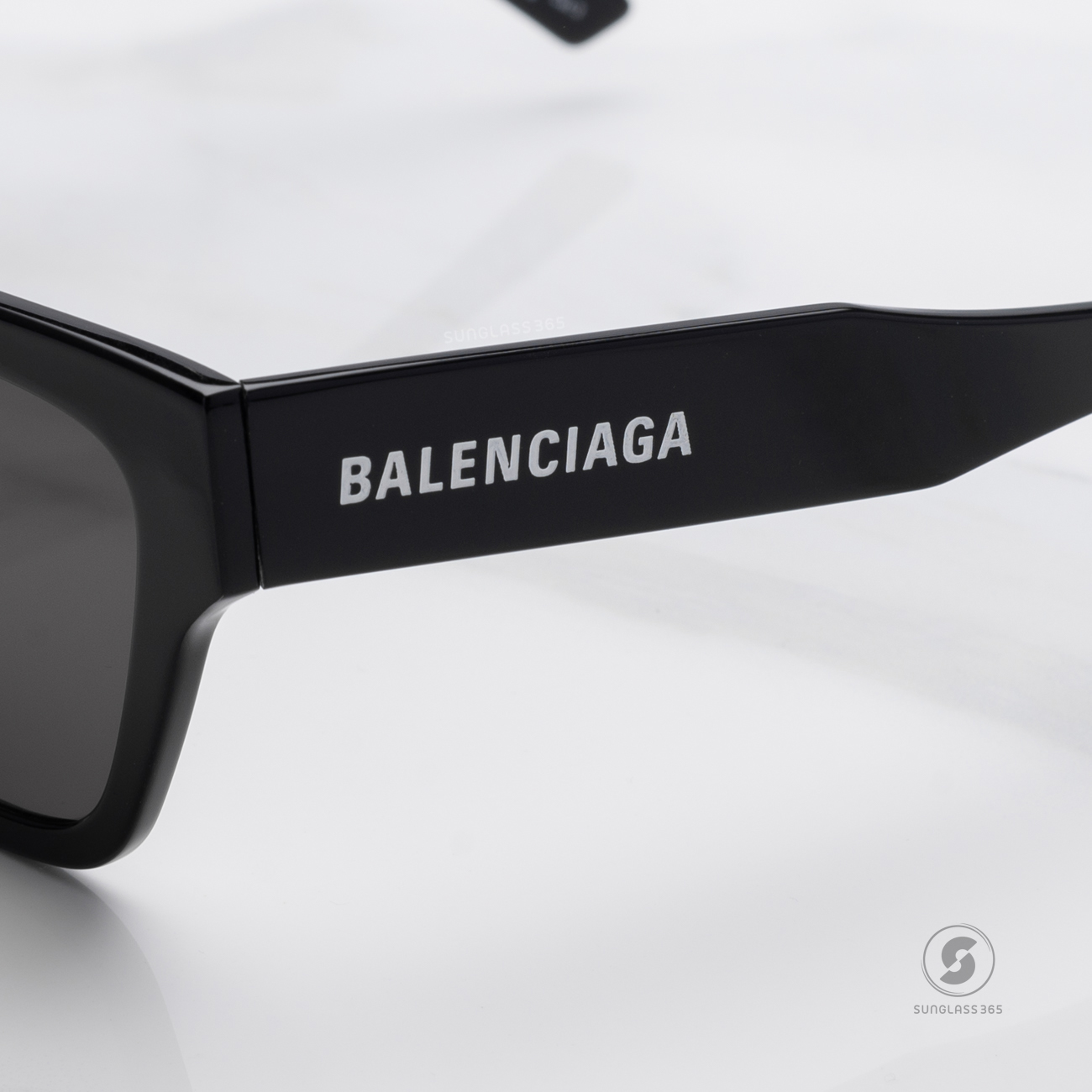 แว่นกันแดด Balenciaga BB0307SA 001