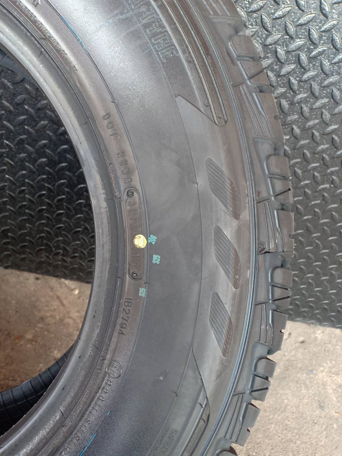 ยางมาใหม่ DUNLOP GRANDTREK AT3 225/70-16 ยางขอบขาว