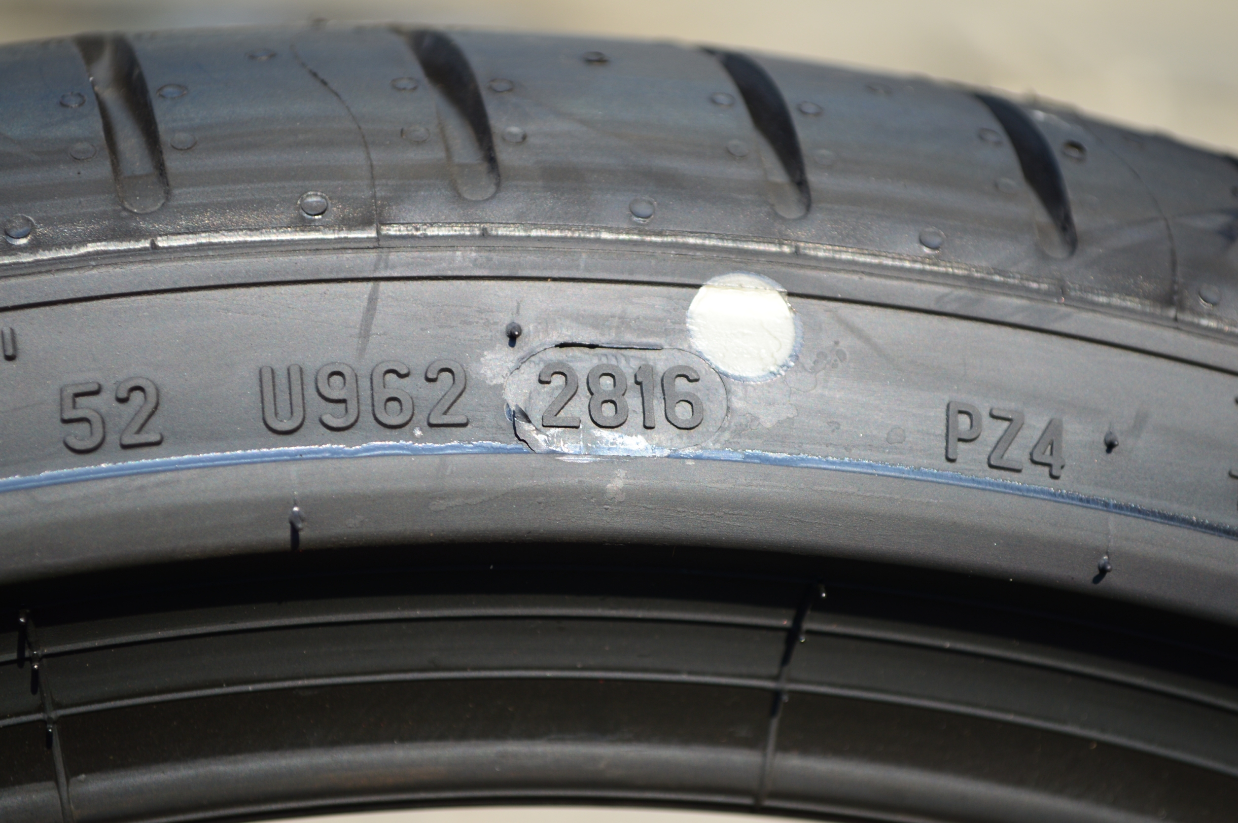 PIRELLI PZERO RFT 245/35-20 เส้น 14500 ปกติ 21000