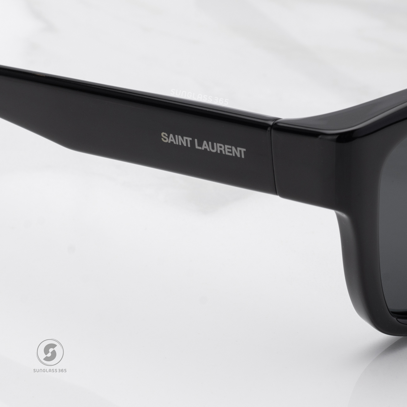 แว่นกันแดด YVES SAINT LAURENT SL674 001