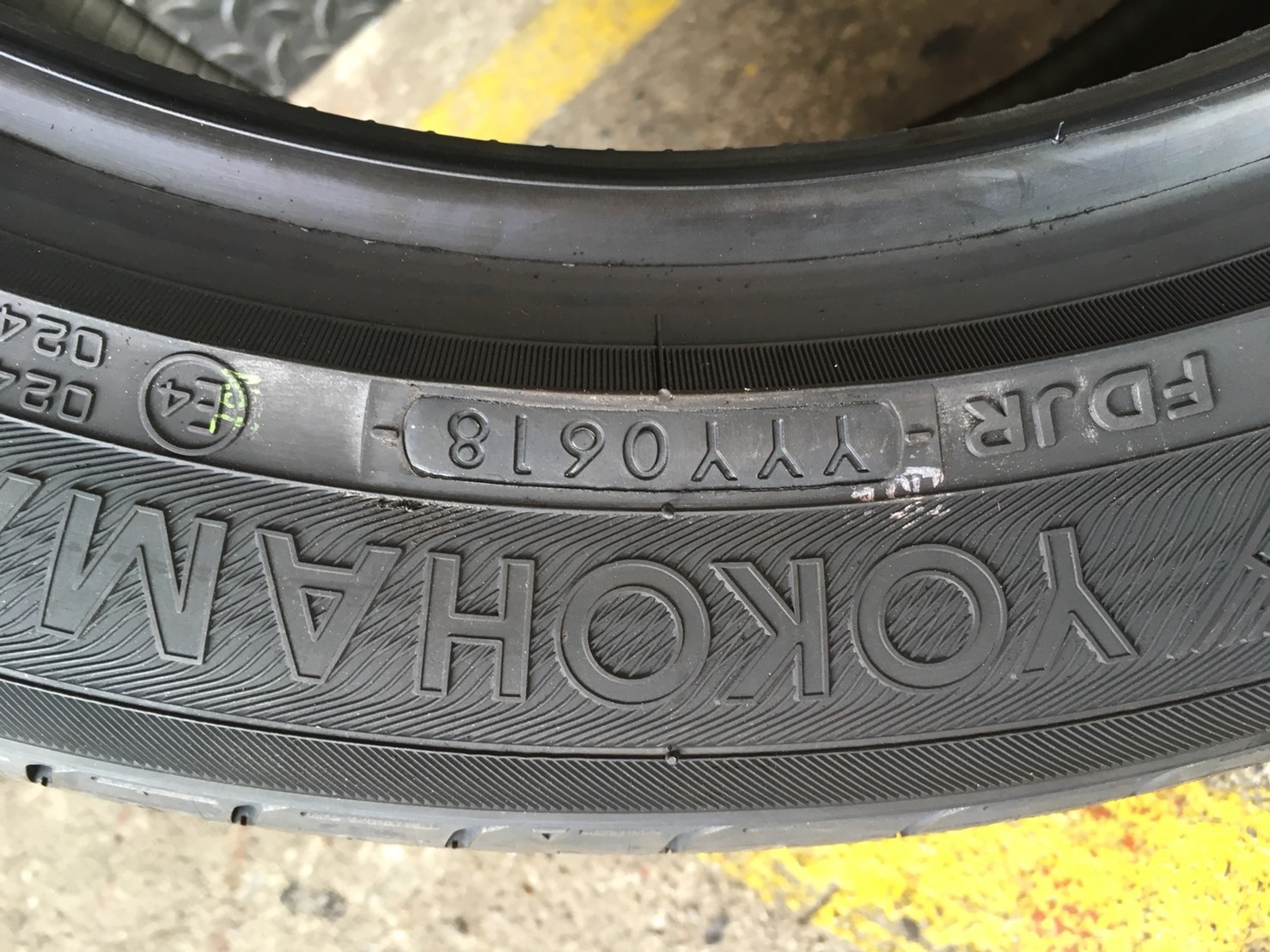YOKOHAMA ADVAN dB decibel V551 225-50-17 เส้น 4900 ปกติ 6500 ปี18