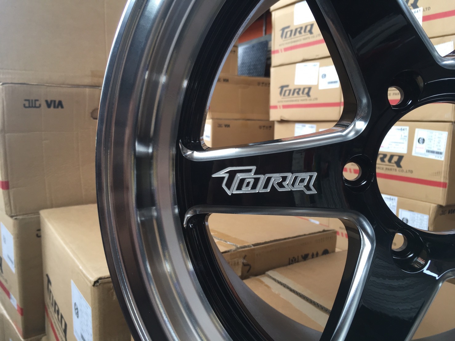 DIR APP TORQ ขอบ18นิ้ว 6x139.7