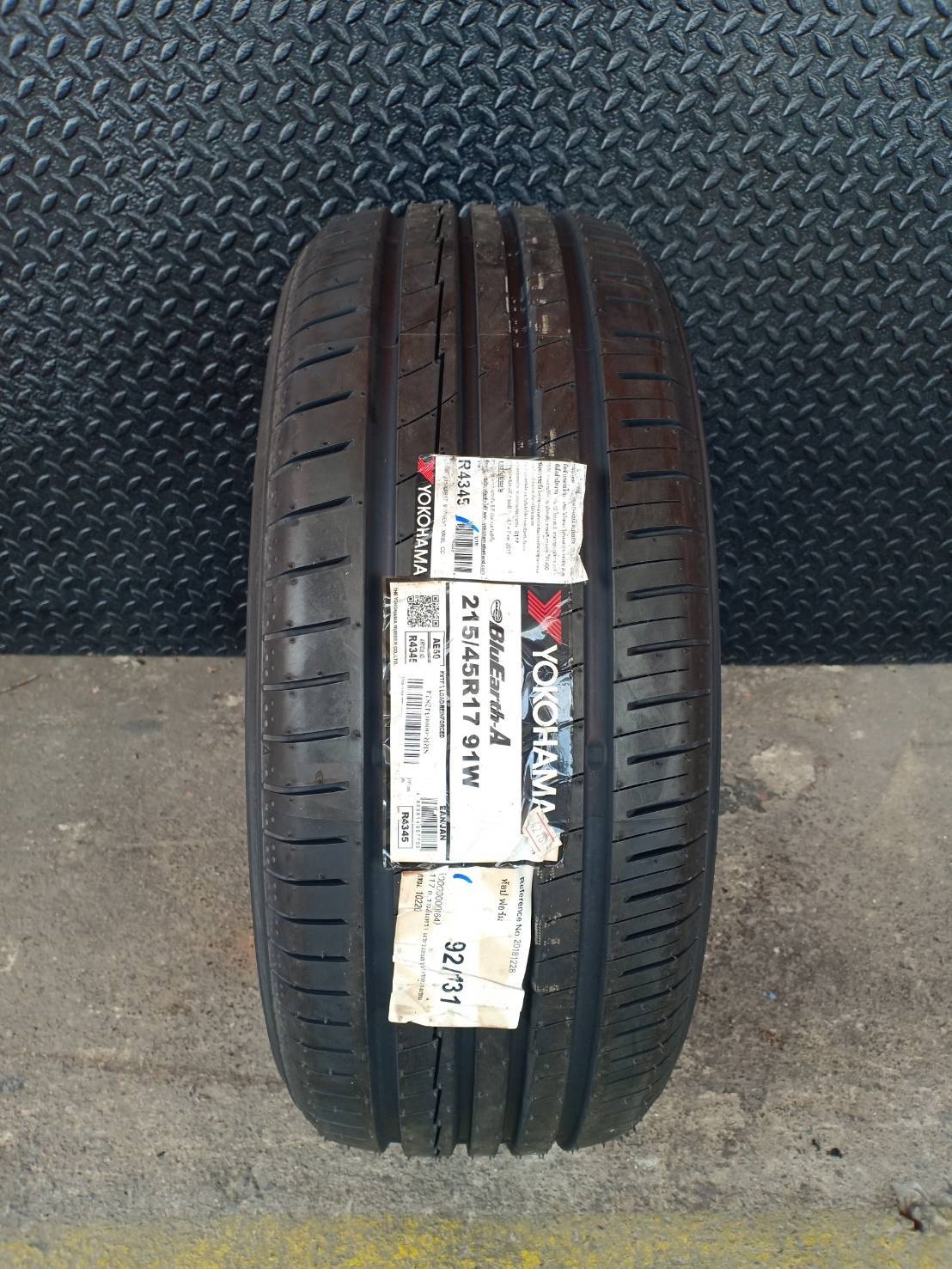 ยางญี่ปุ่น ปี18 ลดราคา YOKOHAMA BLUEARTH-A AE50 215/45-17