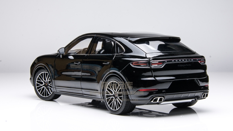 โมเดลรถยนต์ โมเดลรถเหล็ก Porsche Cayenne Turbo 2019 4