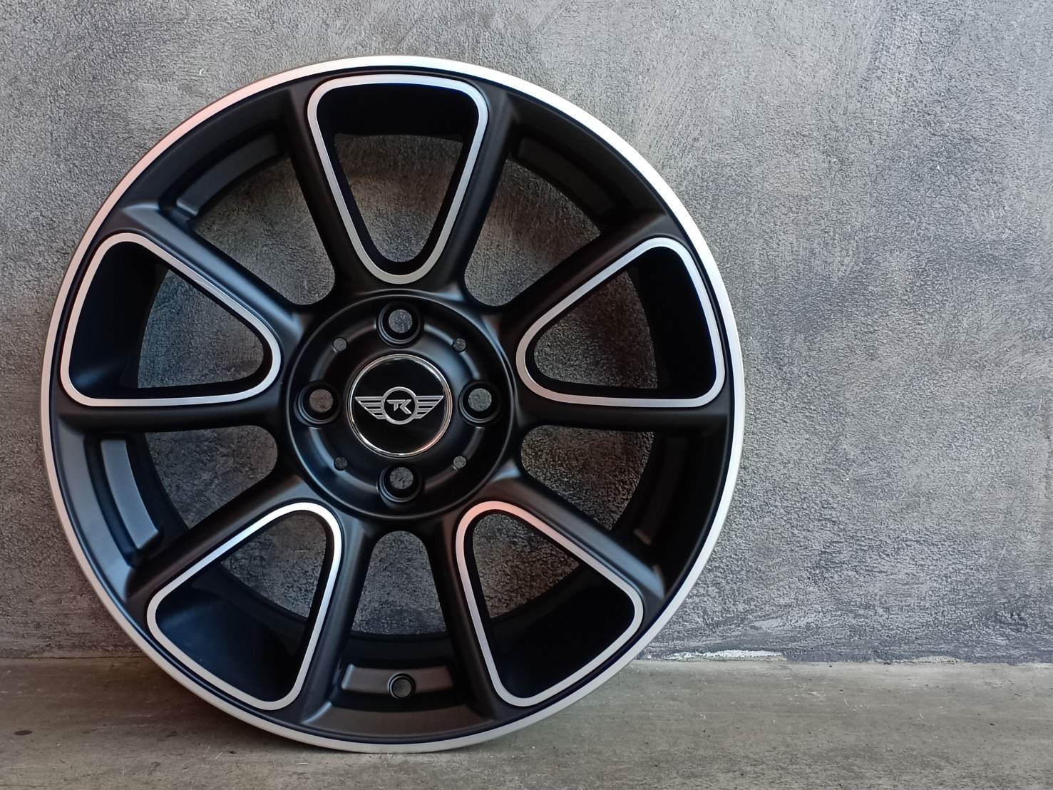 TK-DOLPHIN 15X7 4X100 35 73.1 FP/B MATT