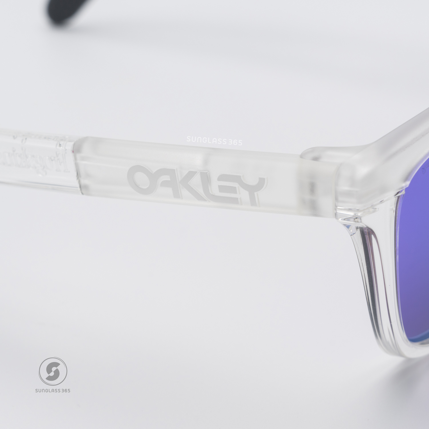 Oakley Frogskins Range A OO9284A-11 Matte Clear Prizm Violet