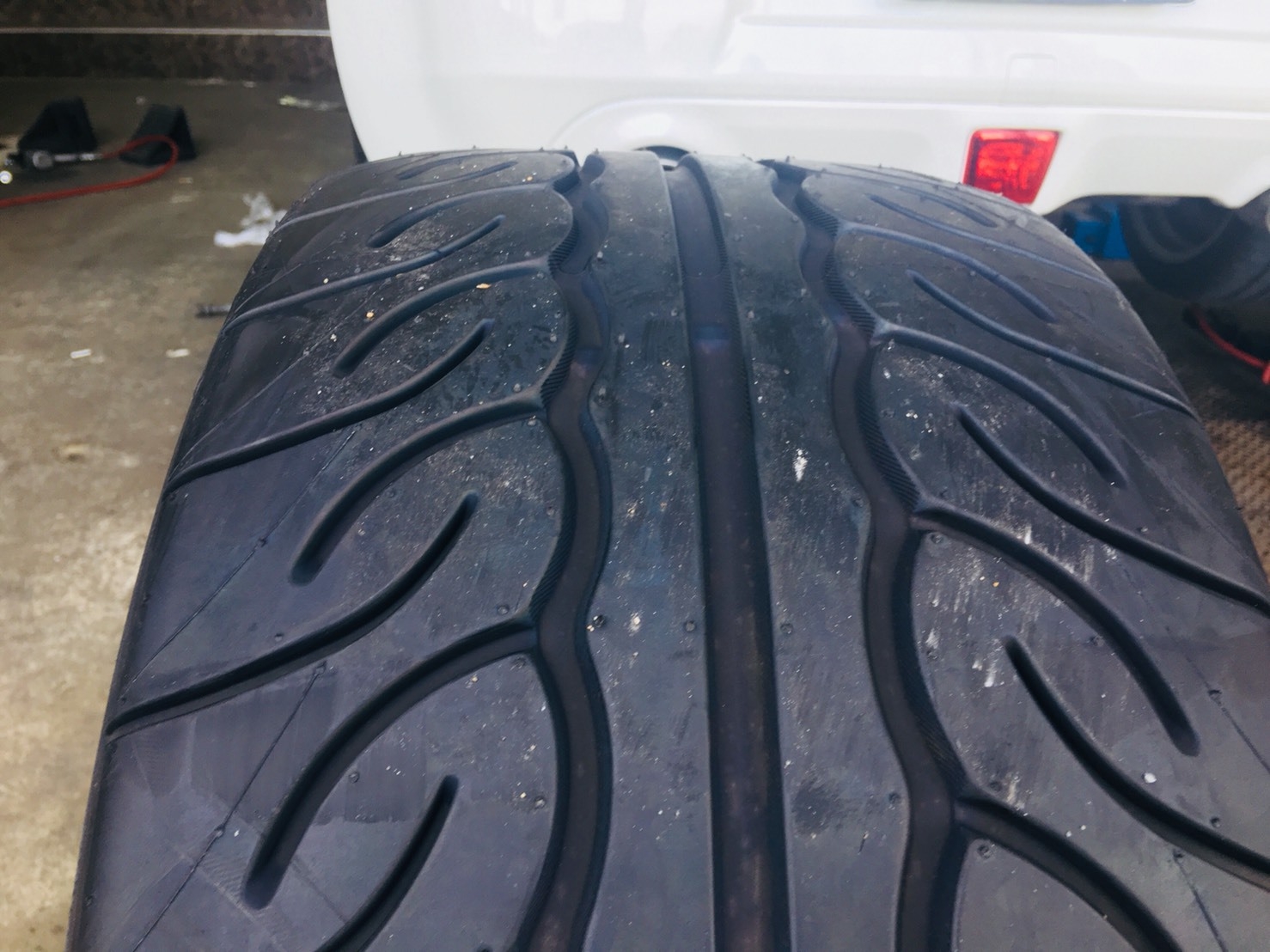 YOKOHAMA NEOVA AD08R 275/35R19 ราคาพิเศษ