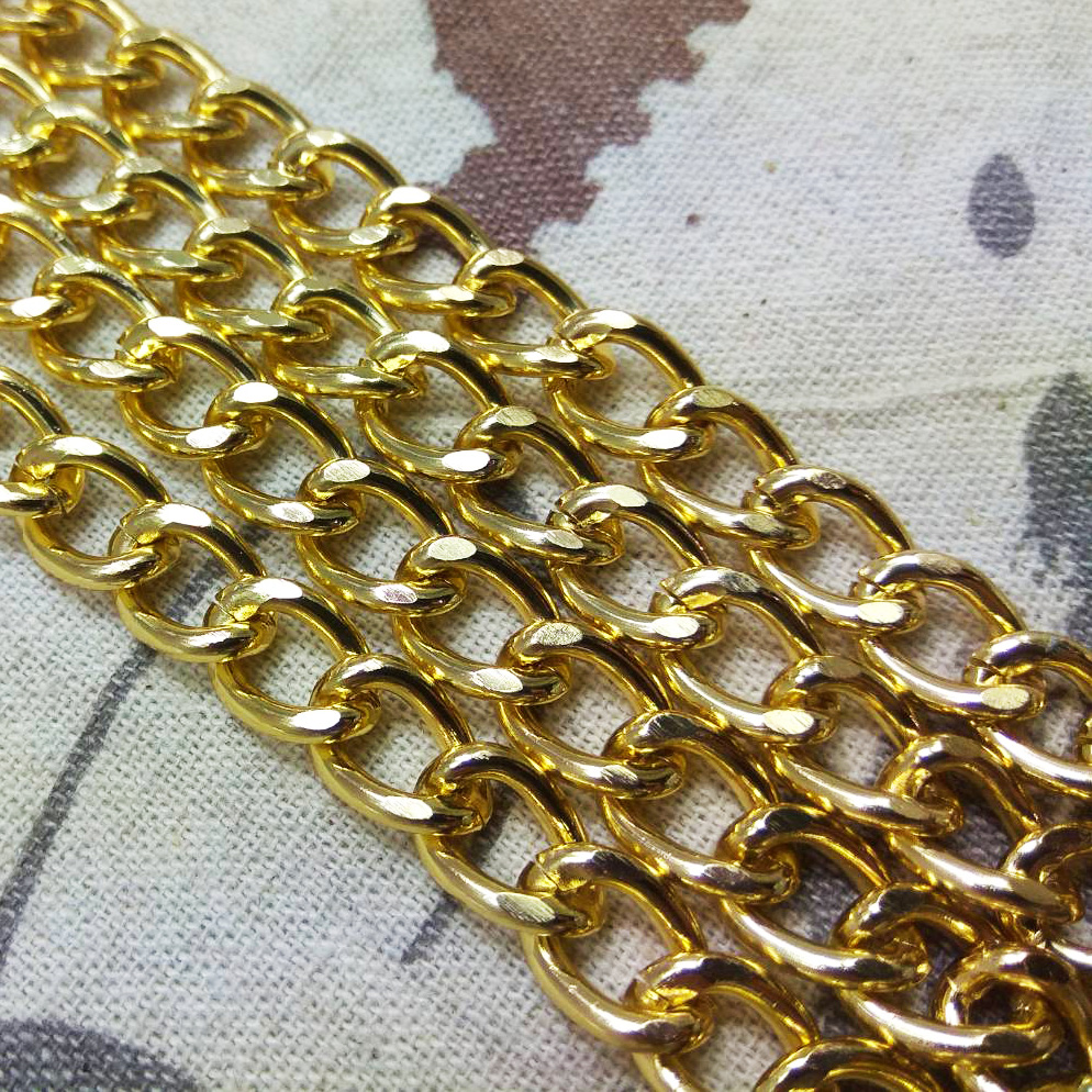 โซ่ตัดเหลี่ยมกลาง ทอง