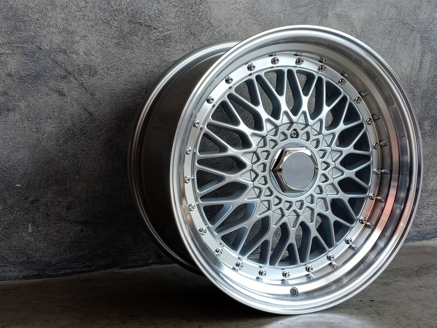BBS 17X.8.5/9.5 10X100/114.3 25 73.1 SIL