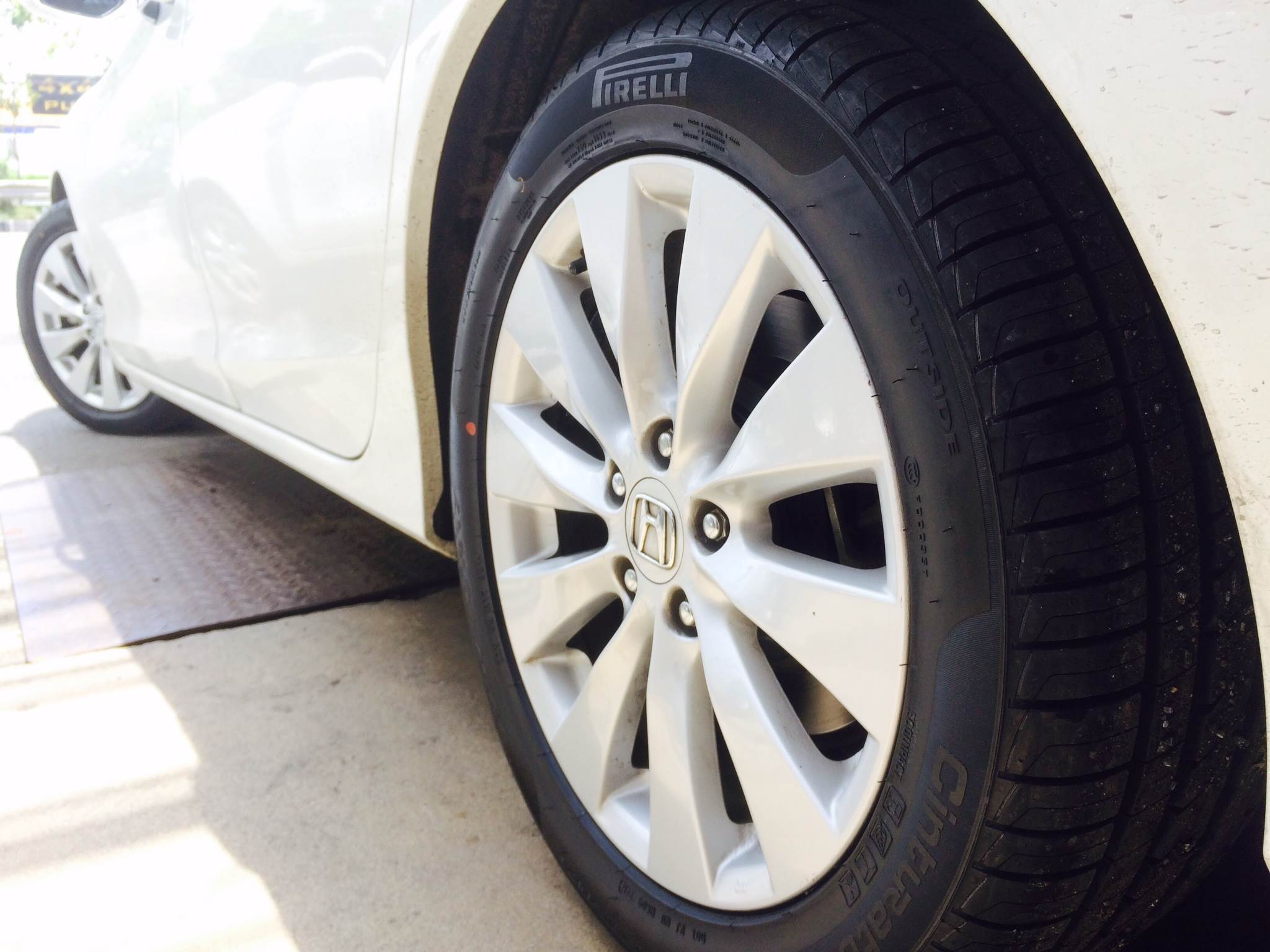 ยางใหม่ PIRELLI P1 225/50-17 เส้น 3250 ปกติเส้น 4750