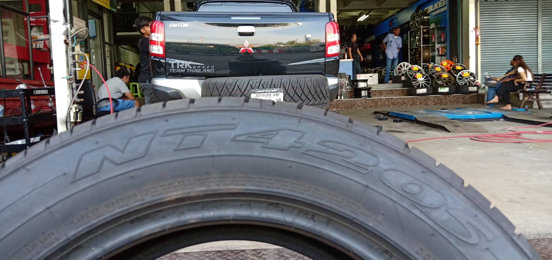 NITTO NT420S 255-55-18 เส้น 4,xxx ปกติ 7500 บาท