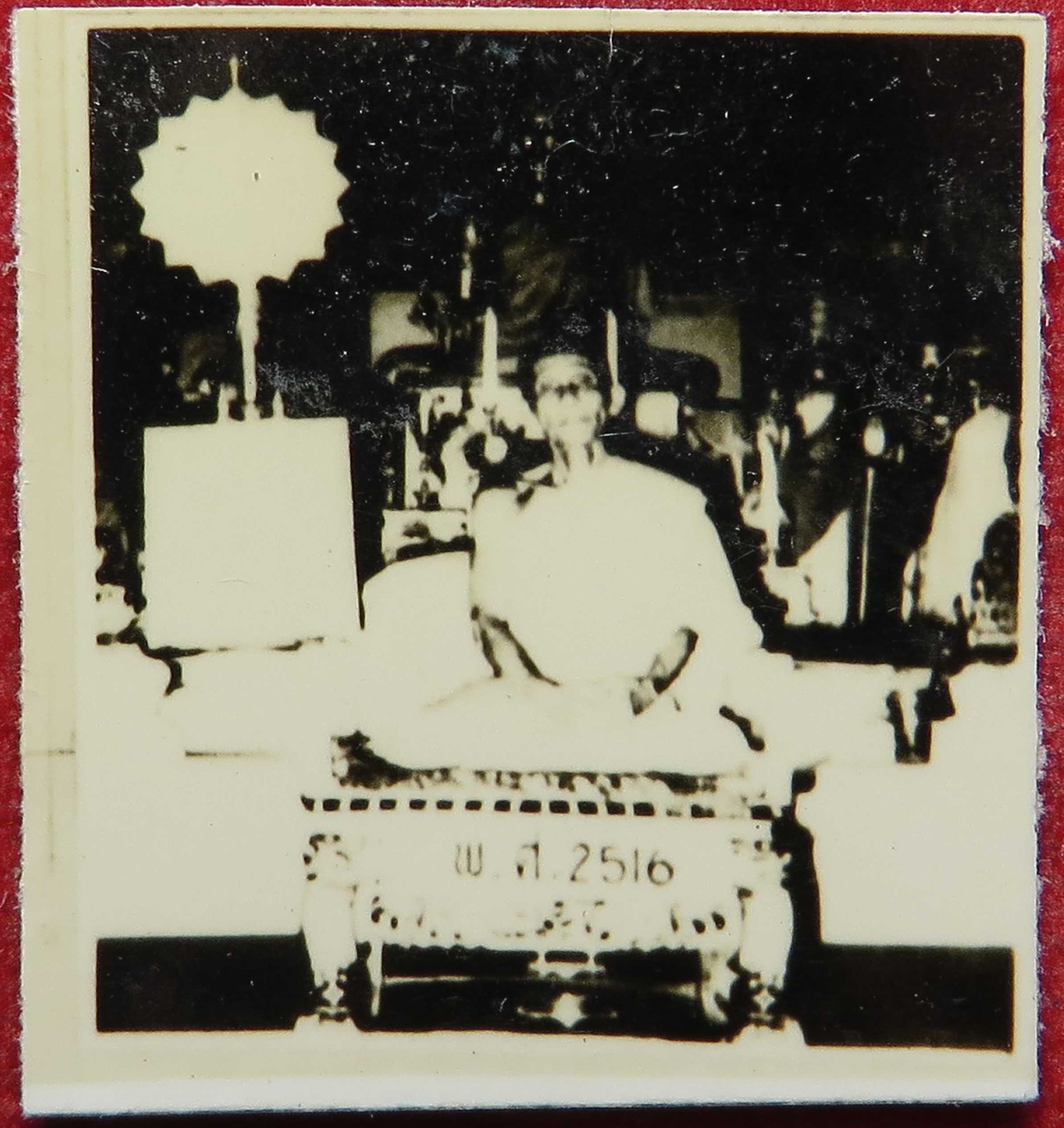 1845 (6) รูปถ่าย ผิวปรอท หลวงพ่อรัตน์ วัดบางบำหรุ จังหวัดกรุงเทพ ปี พ.ศ.2516 (หายาก) รูปจริง ผิวปรอท วิ่งเล่นแสงแวววาว (ส่งฟรี ทั่วประเทศ + รับประกัน พระแท้)