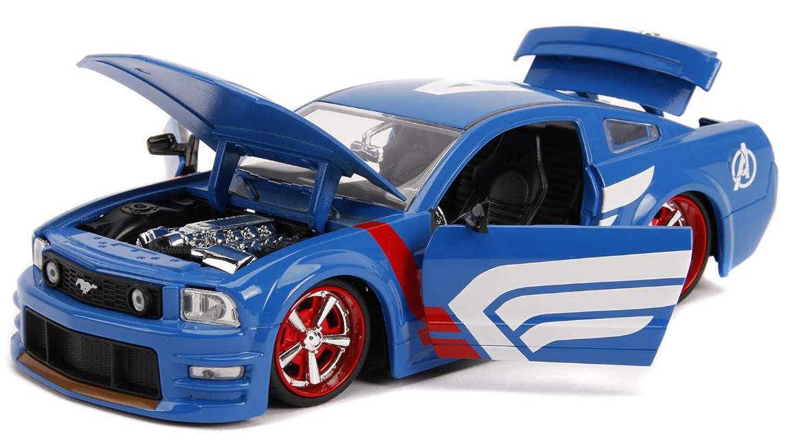 โมเดลรถ โมเดลรถยนต์ 2006 Ford Mustang GT with Captain America 4