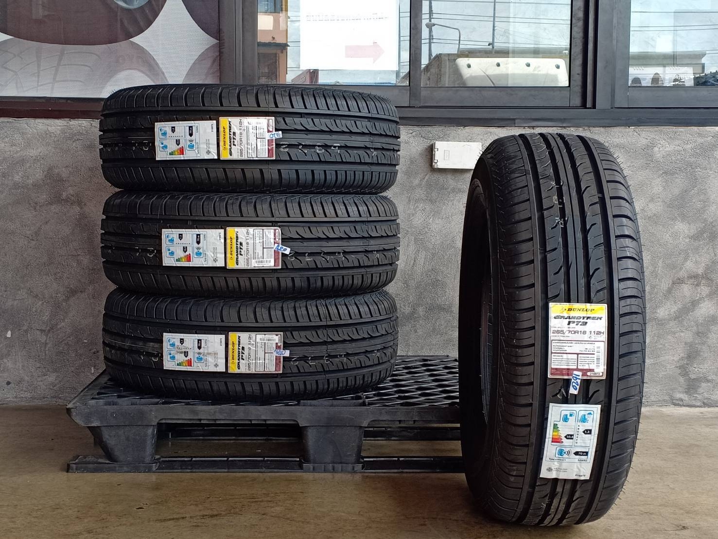 DUNLOP 265/70R16 GRANDTREK PT3 112H MADE IN THAILAND