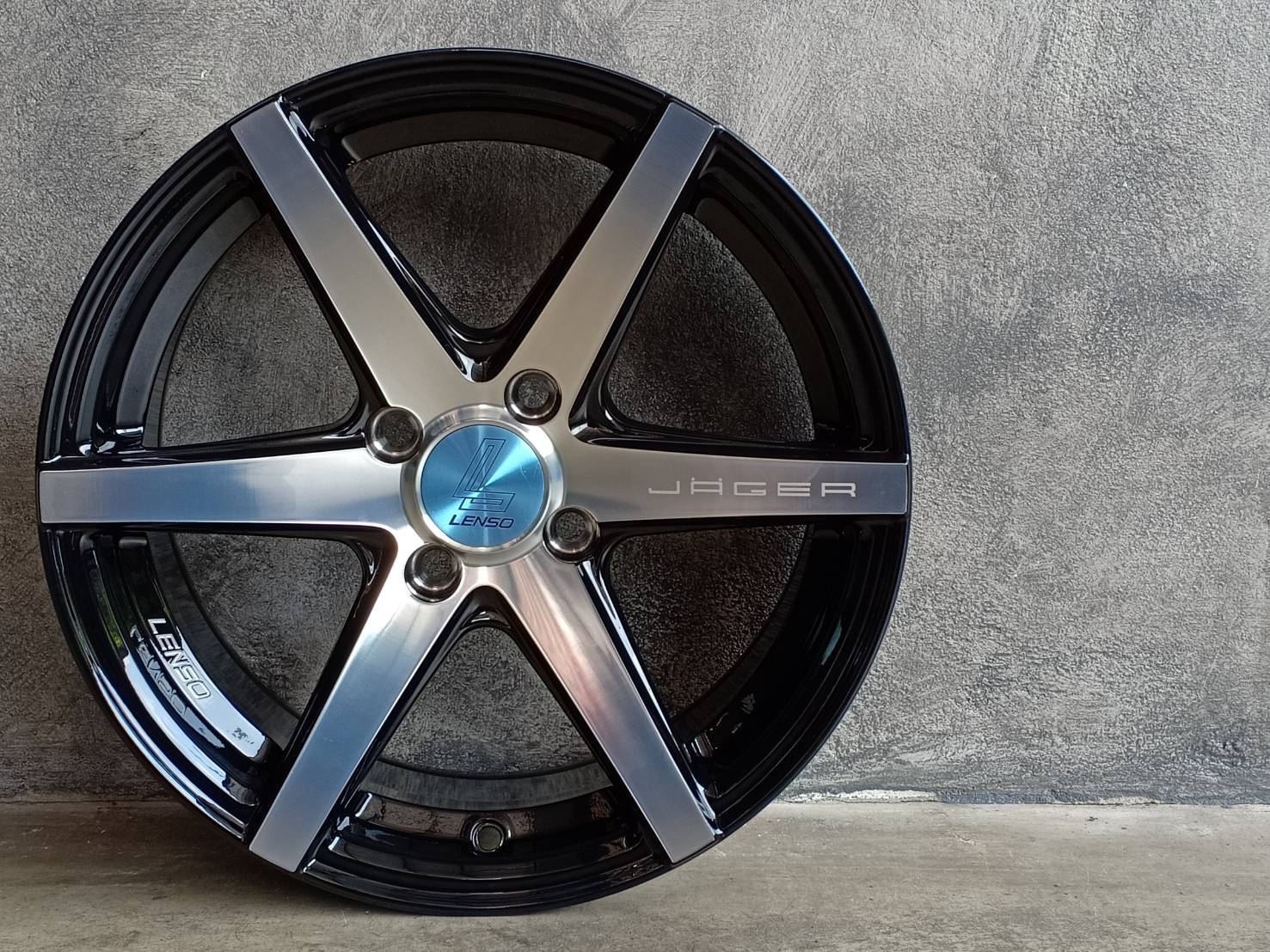 JAGER-CRAFT 15X7 4X100 +35 73/65 BKFW