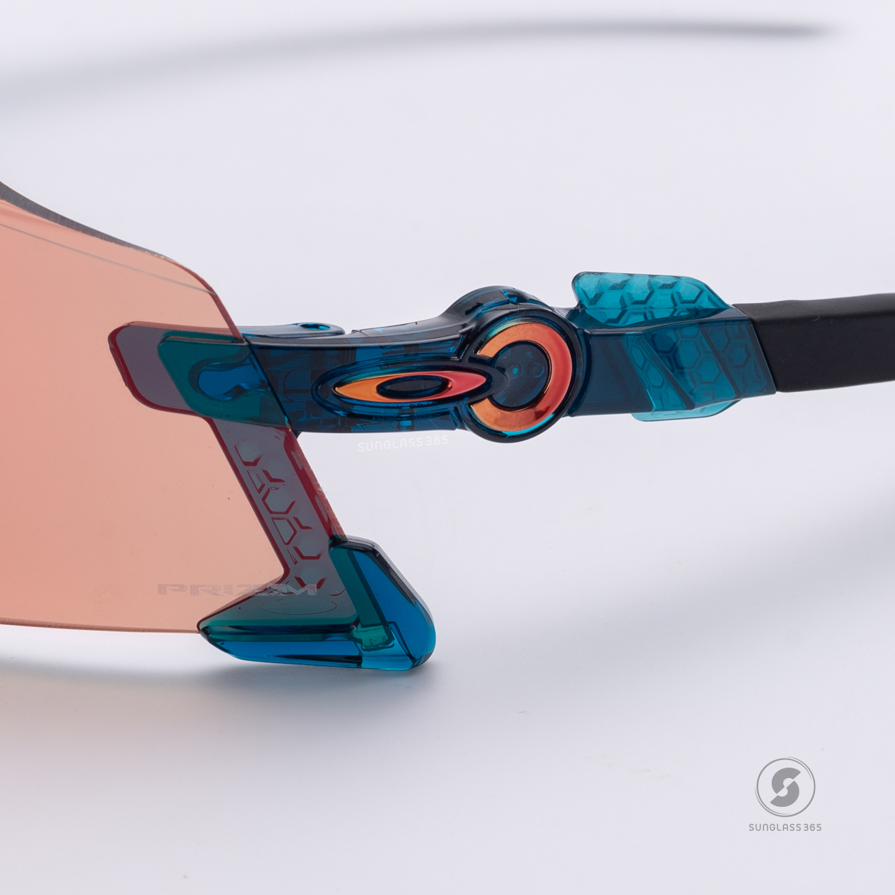 OAKLEY KATO OO9455M-30 Translucent Balsam Prizm Trail Torch