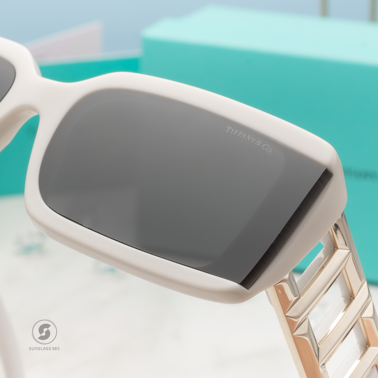 แว่นกันแดด TIFFANY & Co. TF4197 8357S4