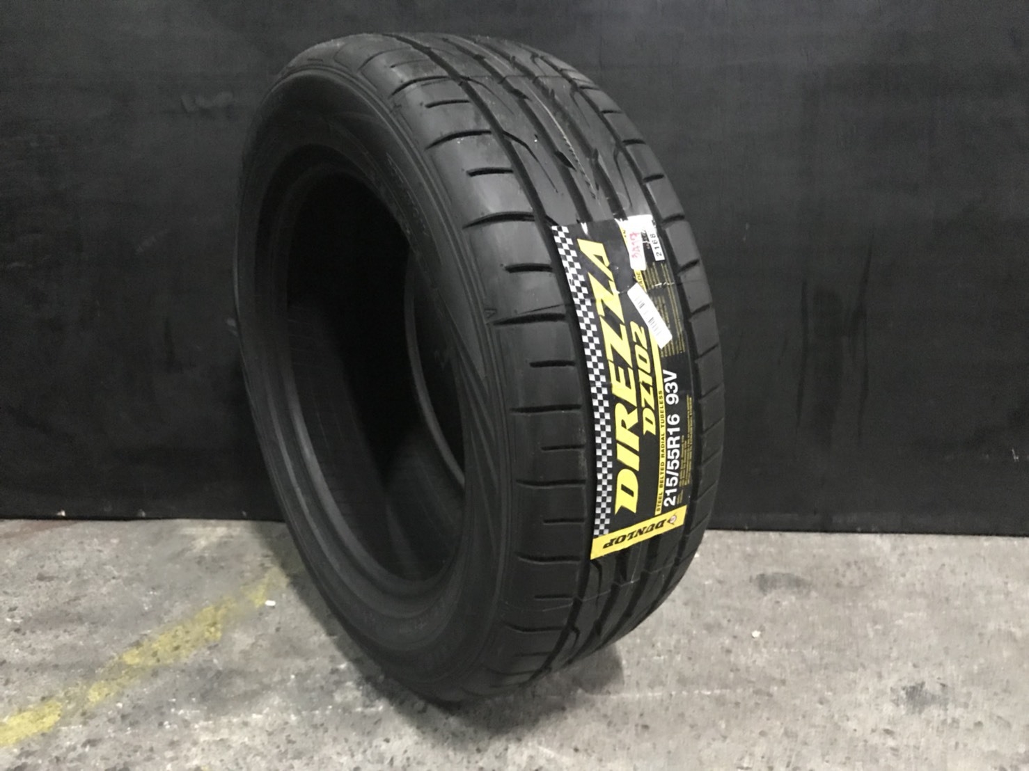 DUNLOP DZ102 215/55-16 เส้นละ 1750 ปกติ 3500 ปี17