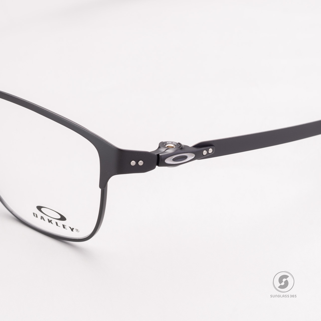 Oakley Seller OX3248-01 Powder Coal