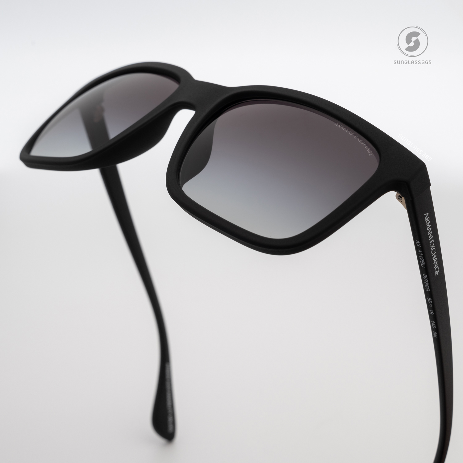 แว่นกันแดด Armani Exchange AX4112SU 80788G