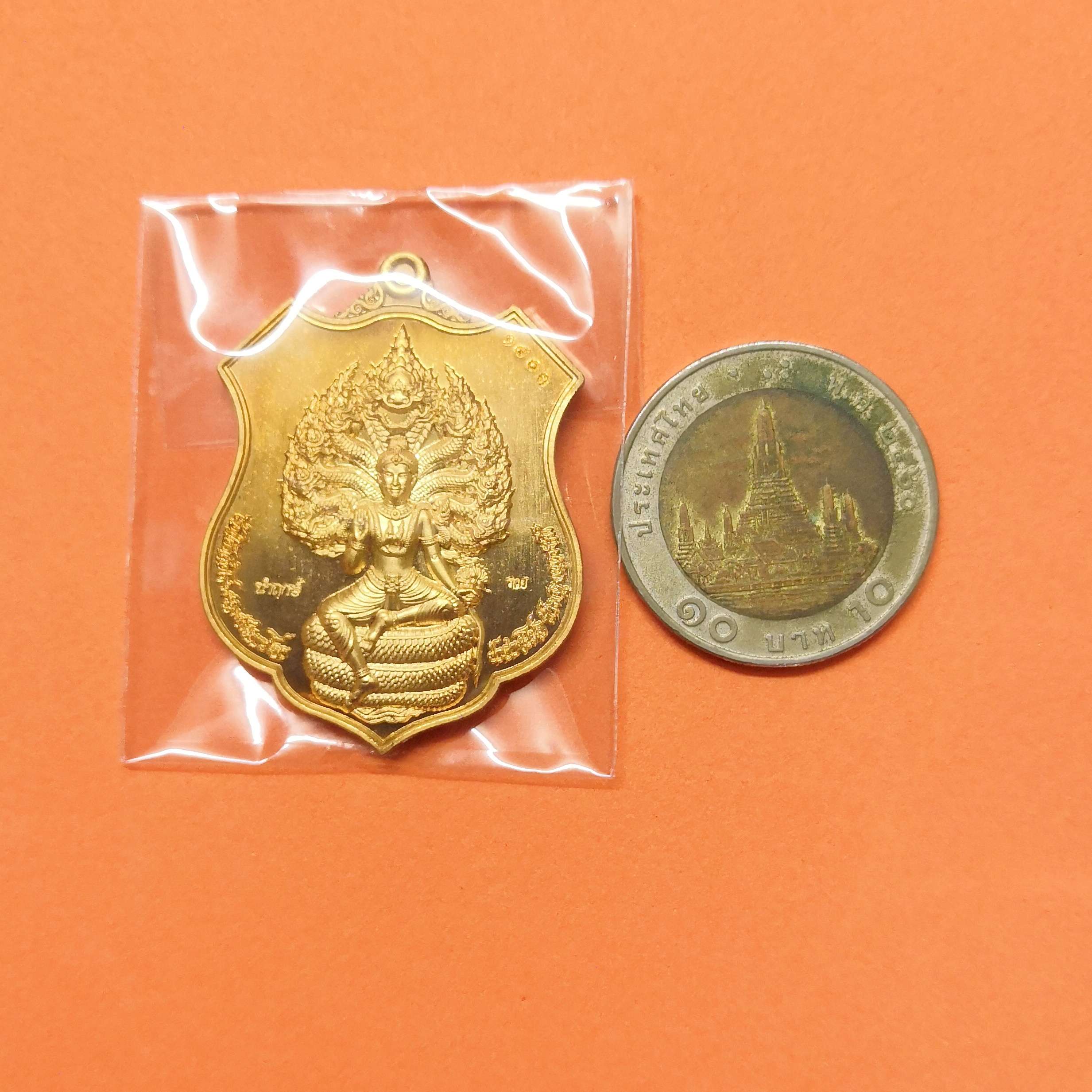 เหรียญปาฏิหาริย์ เจ้าปู่ศรีสุทโธ รุ่น มหาลาภ หนุนดวง วังนาคินทร์ ป่าคำชะโนด จังหวัดอุดรธานี ปี 2560 เหรียญนำฤกษ์ เนื้อสัตตะโลหะ สูง 4 เซน พร้อมกล่องเดิม