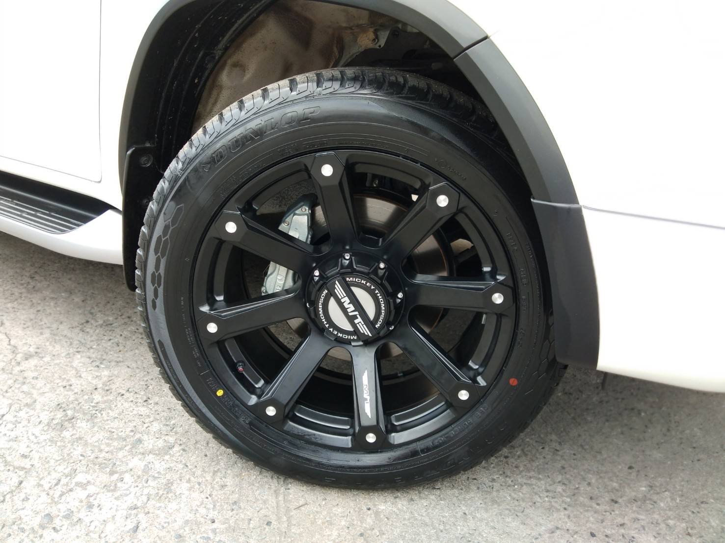 ล้อแท้ MICKEY THOMPSON ROUSH ขอบ20