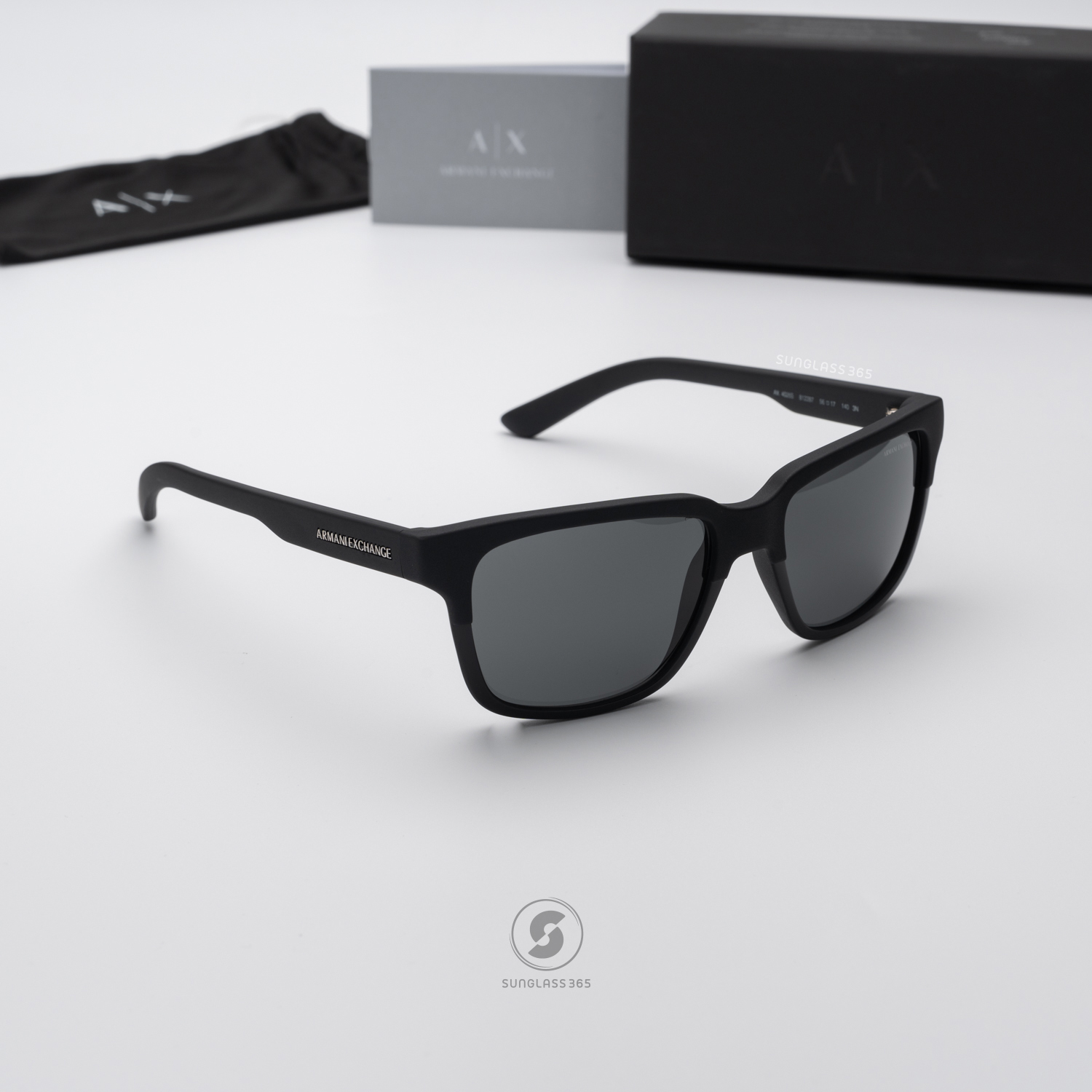 แว่นกันแดด Armani Exchange AX4026S 812287