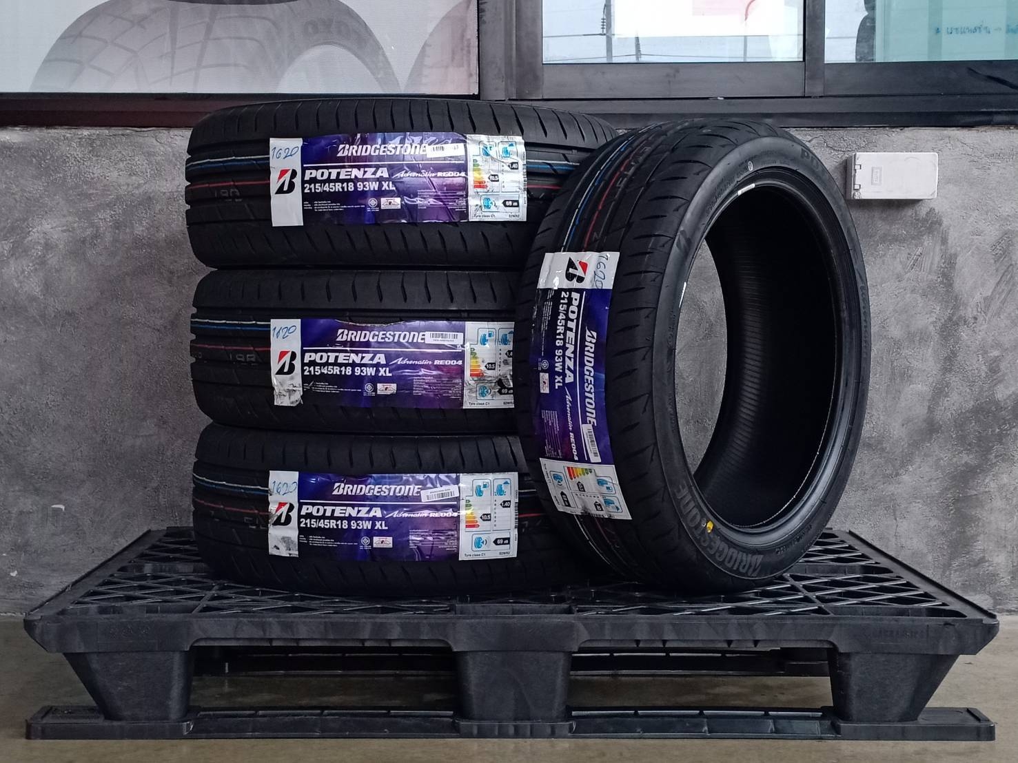 BRIDGESTONE 215/45R18 POTENZA RE004 93W XL MADE IN THAILAND