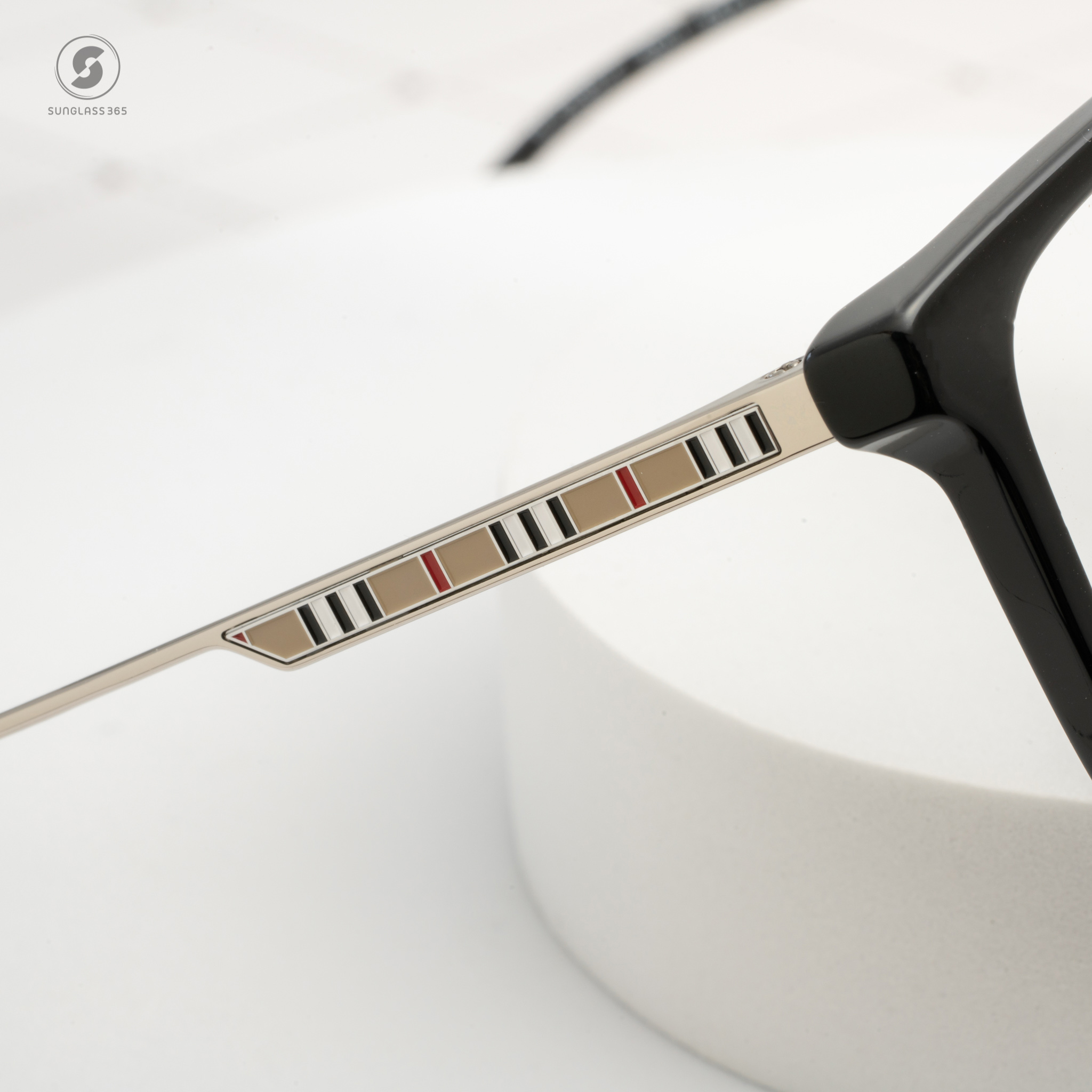 BURBERRY Harrington BE2339F 3001 Black