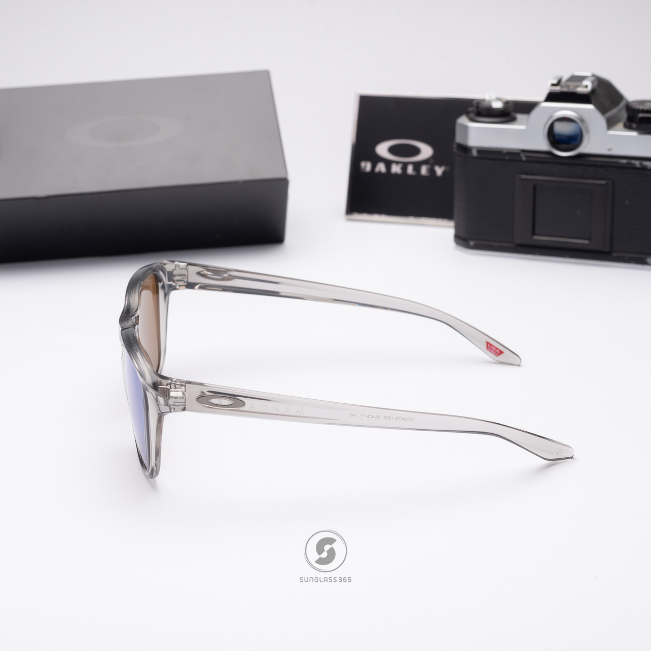 OAKLEY MANORBURN OO9479-18 Grey Ink