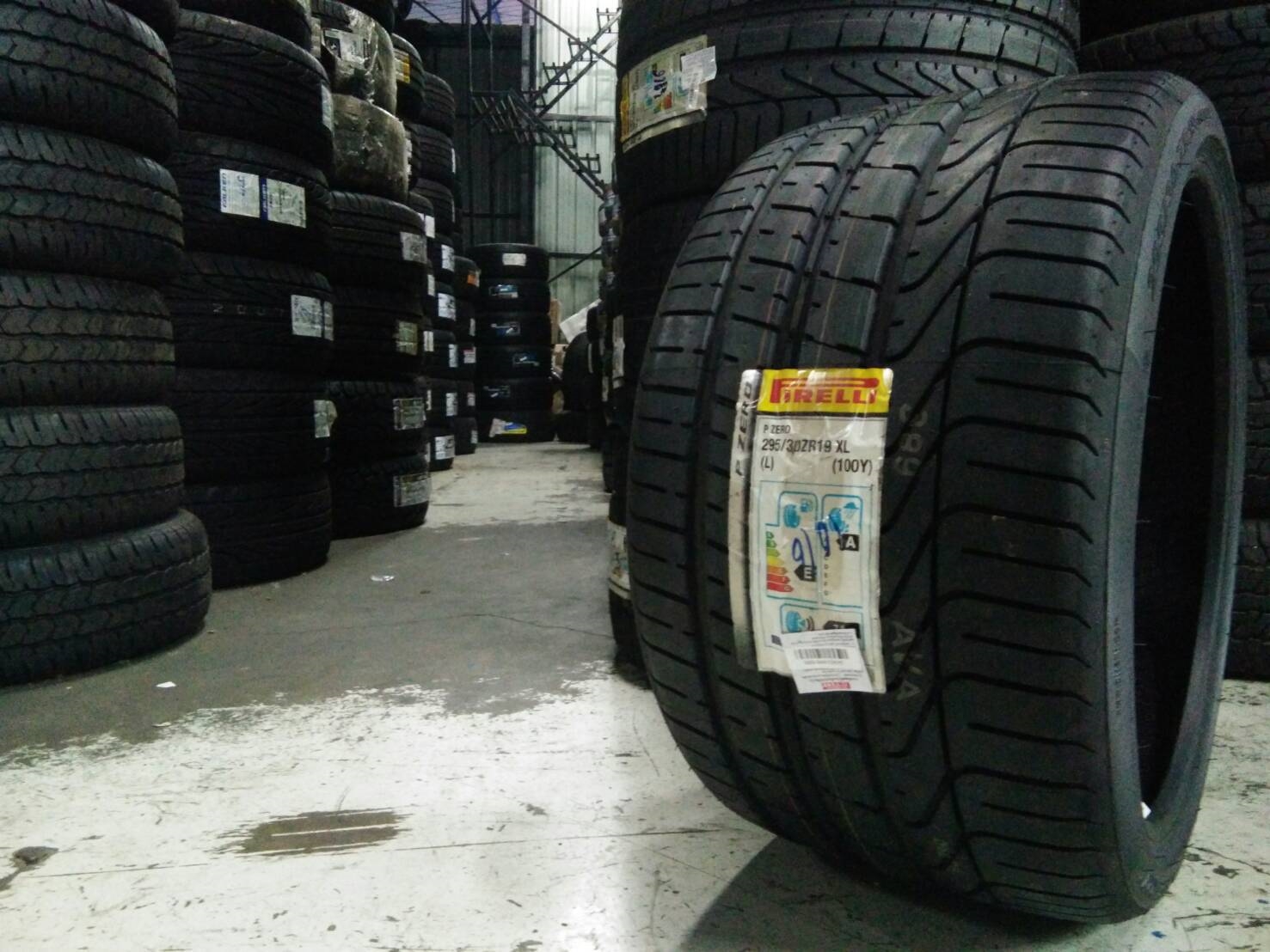 PIRELLI PZERO 295/30-19 เส้น 9800 ปี16 ปกติ 18000 ราคาพิเศษ จำนวนจำกัด