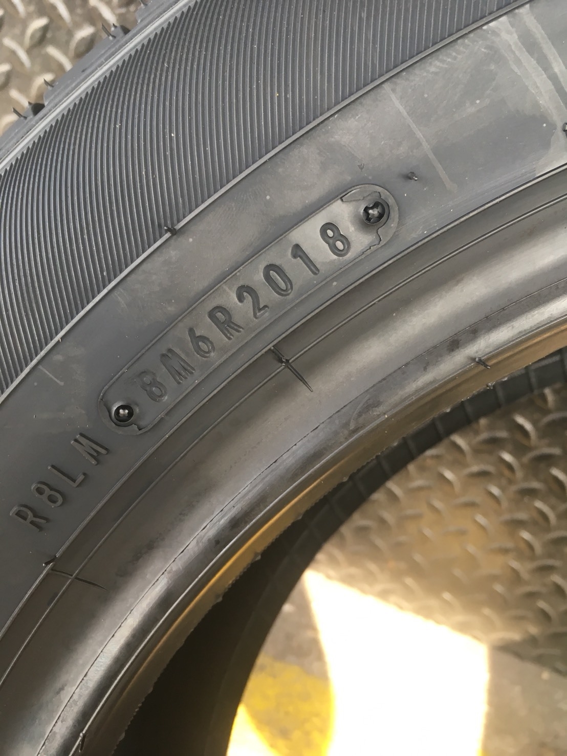 DUNLOP EC300 PLUS 215-55-17 ปี18 ซื้อ2แถม2 ปี18