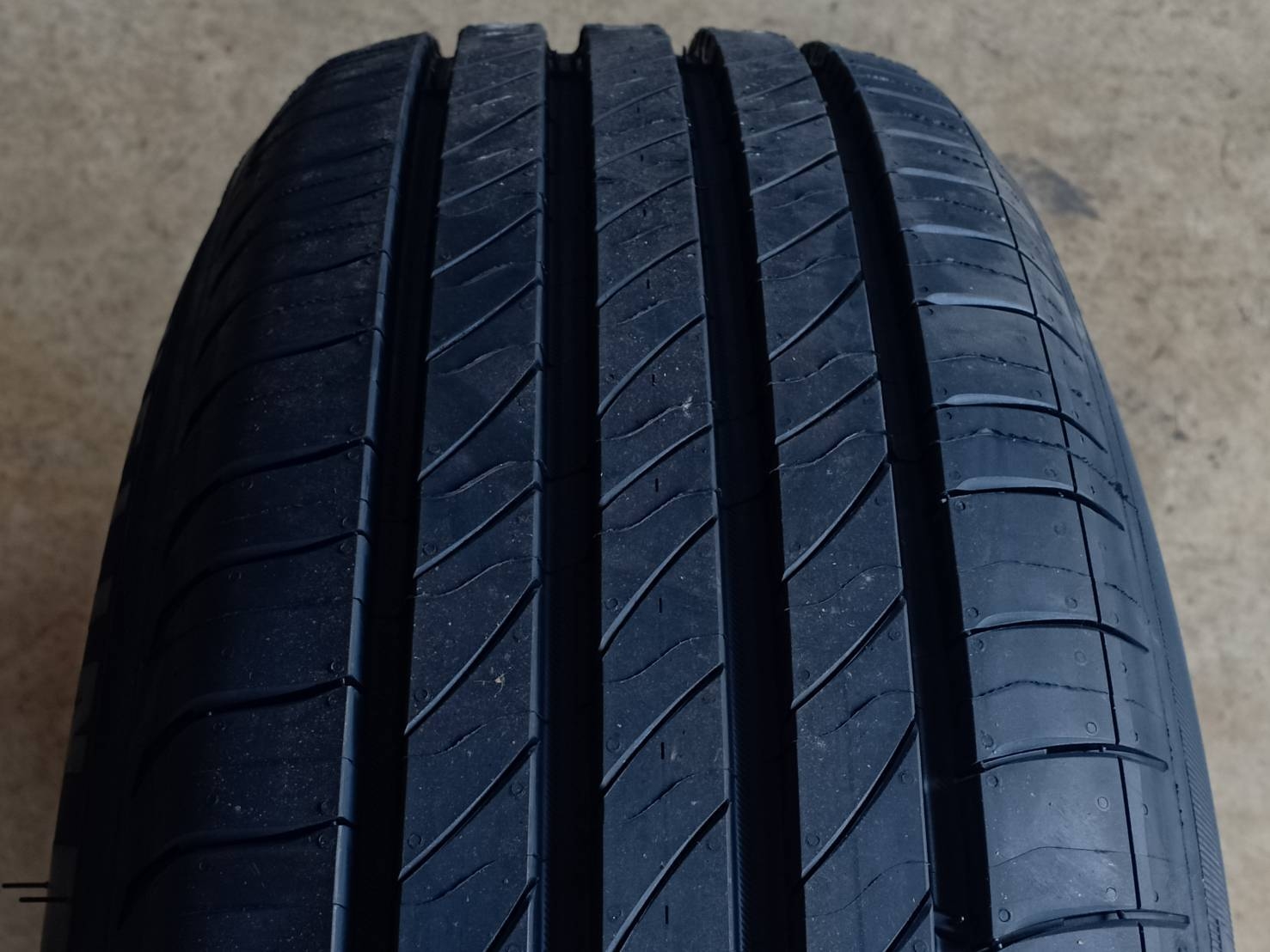 MICHELIN 195/65R15 PRIMACY 4STต้องการส่วนลดราคาพิเศษ กรุณาสอบถาม