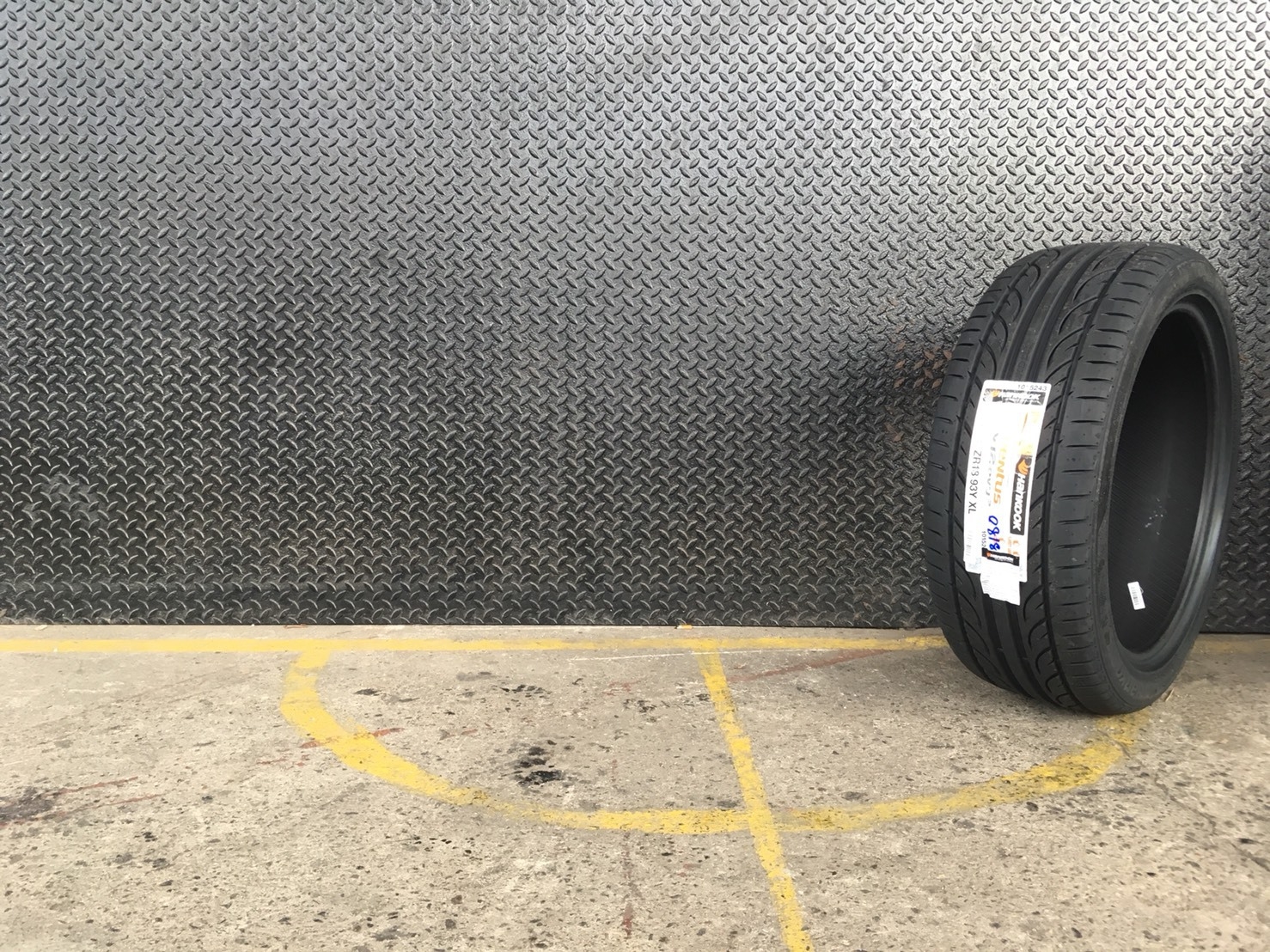 HANKOOK V12 EVO-2 215-45-18 เส้น 4800 ปี 18