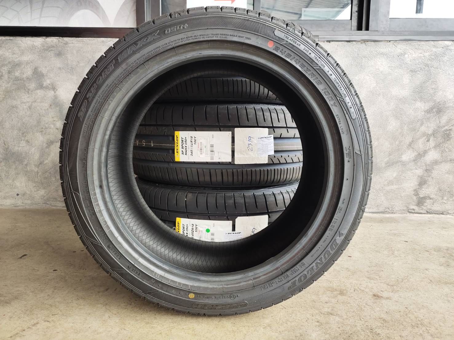 ยางมาใหม่ DUNLOP SPORTMAXX050+ 245/45-18 ปี19 ราคาพิเศษ