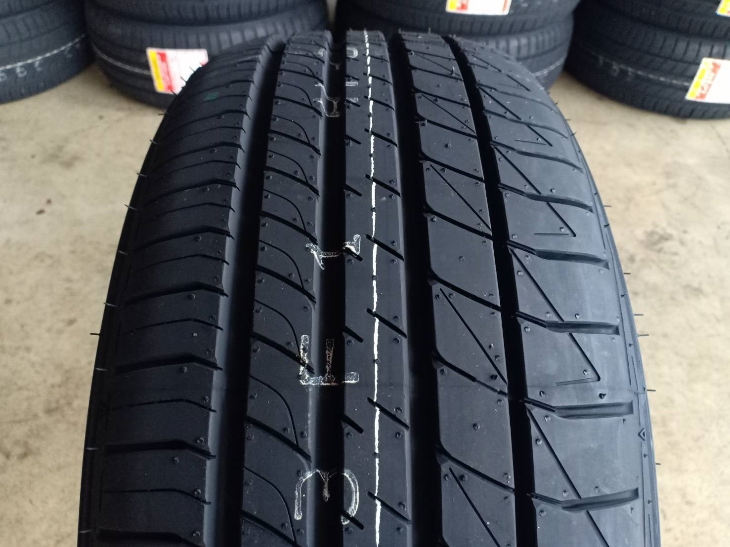 DUNLOP LM705 195/50-15 ปี19 ราคาพิเศษ