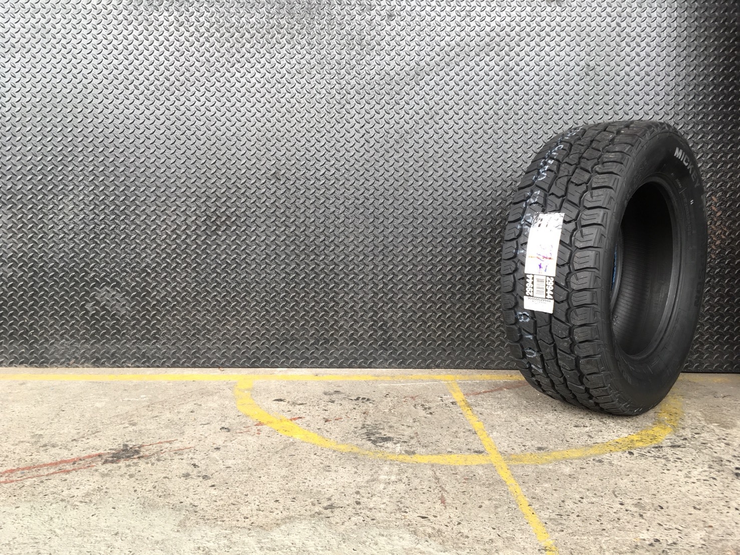 MICKEY THOMPSON DEEGAN 38 AT 265-60-18 ราคาถูก มาใหม่