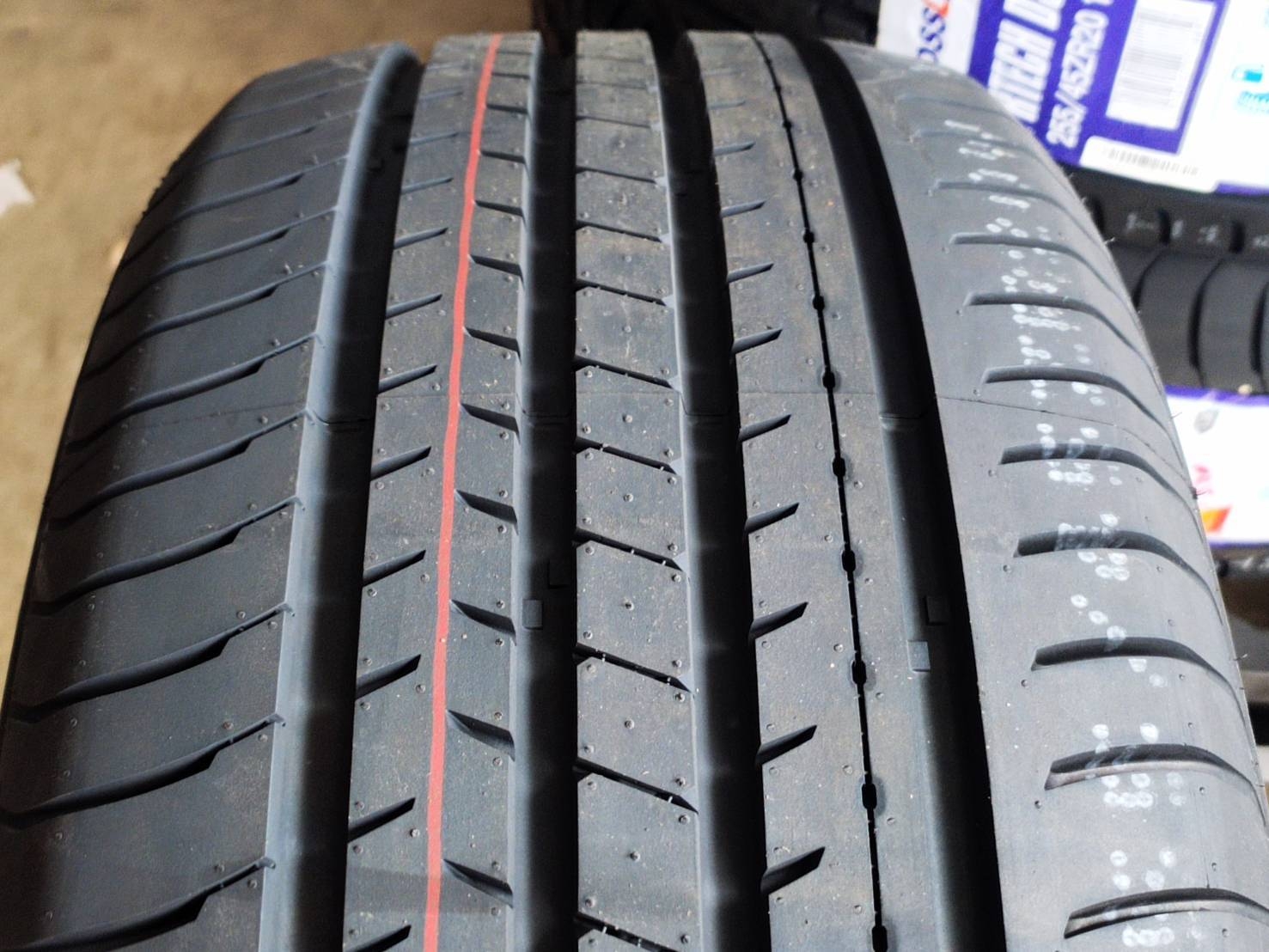 CROSSELEADER 255/45ZR20