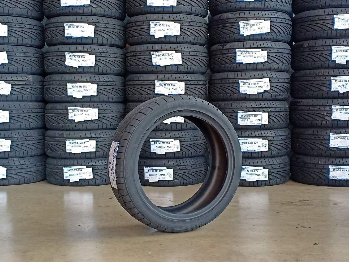 TOYO TR1 205/45-17 ปี19 ลดราคา