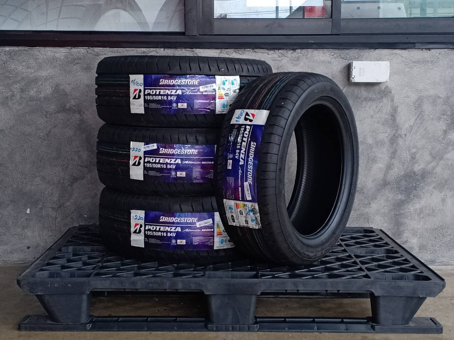 BRIDGESTONE 195/50R16 POTENZA RE004 84V MADE IN THAILAND
