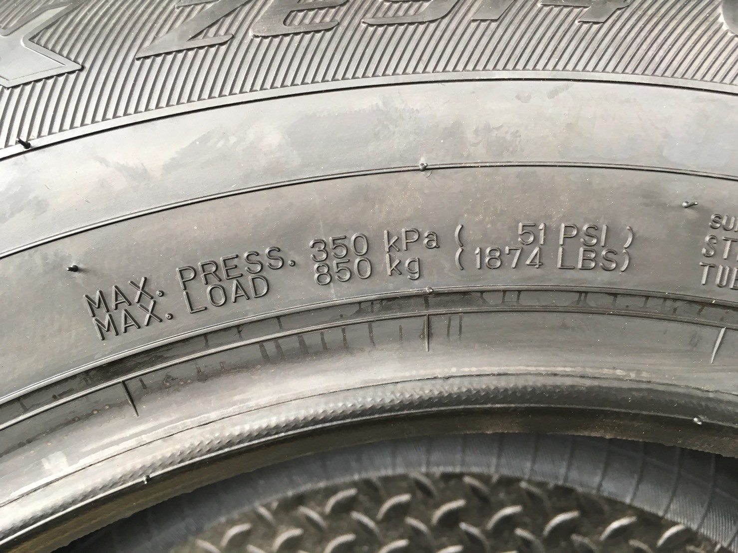 FALKEN ZE914 225-65-17 ปี 18 ซื้อ2แถม2 ราคาถูก