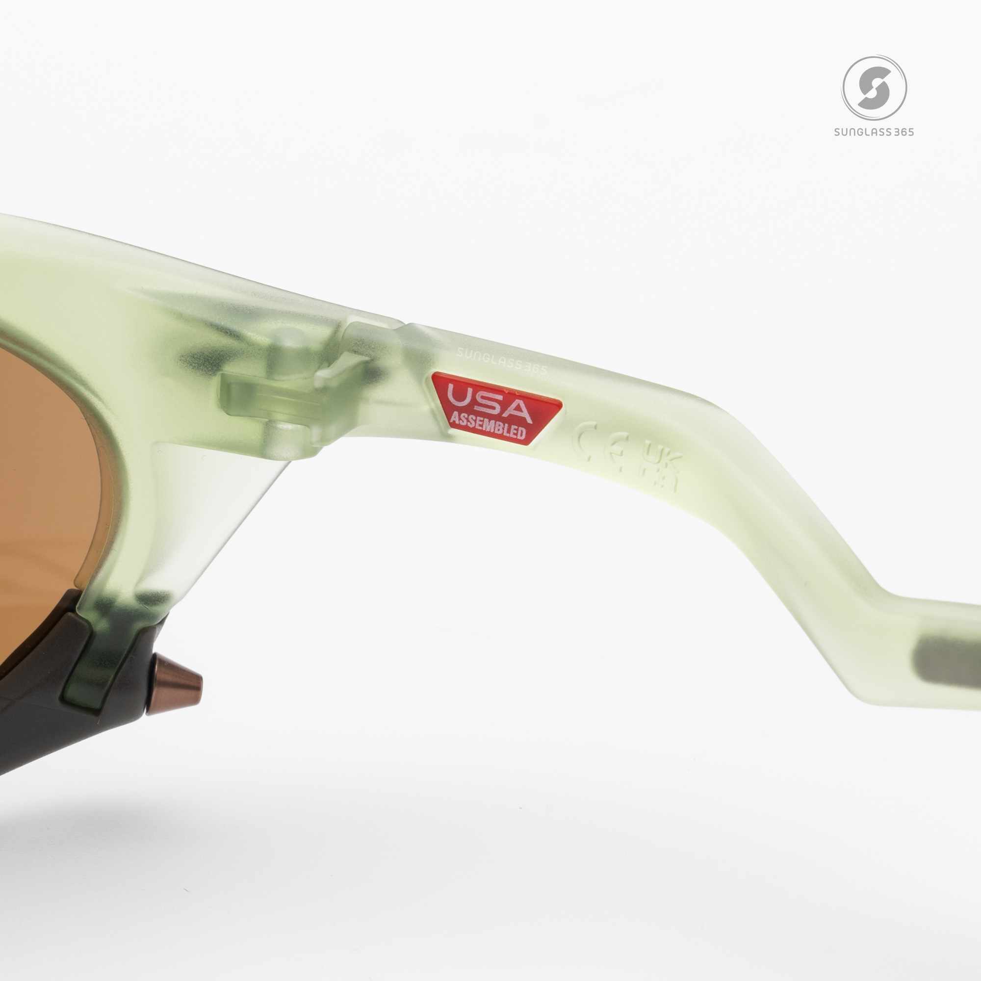 OAKLEY Plantaris OO9437-03 Matte Transparent Fern Prizm Tungsten