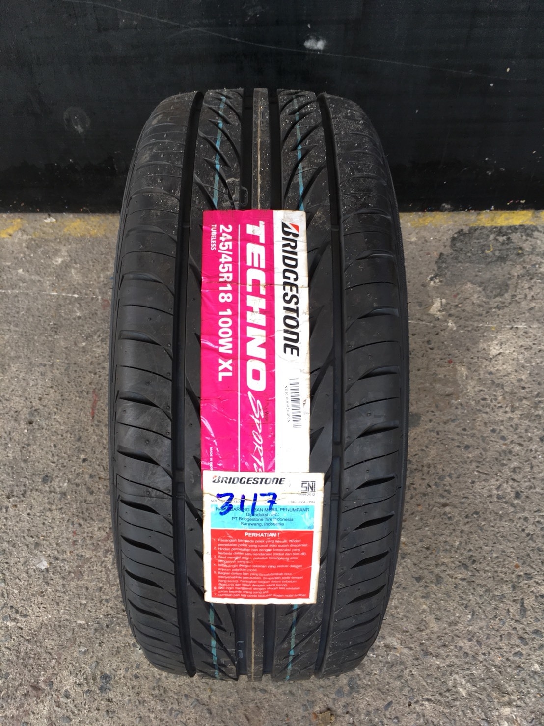 BRIDGESTONE TECHNO SPORTS 245-45-18 เส้น 4500 ปี17 ปกติ 6000